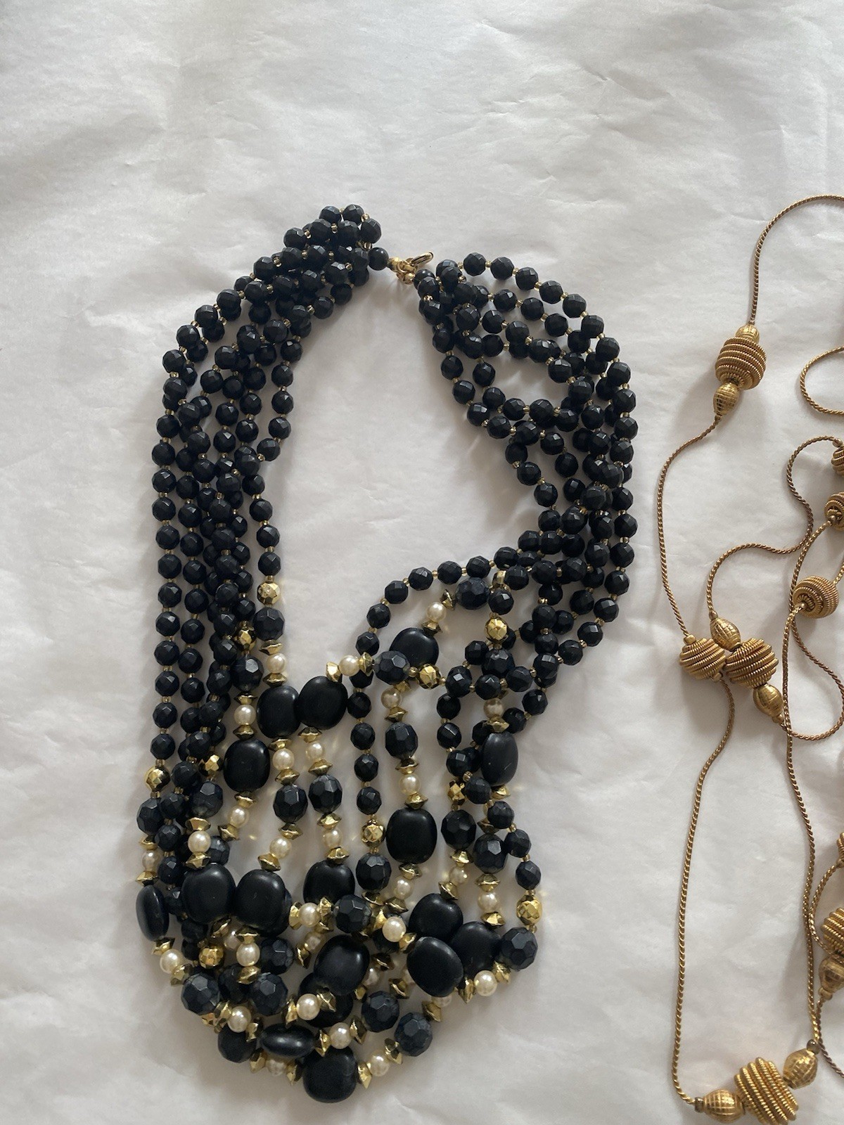 4 Necklaces Vintage Jewelry Lot K3 Blue White Black Beads Gold-tone