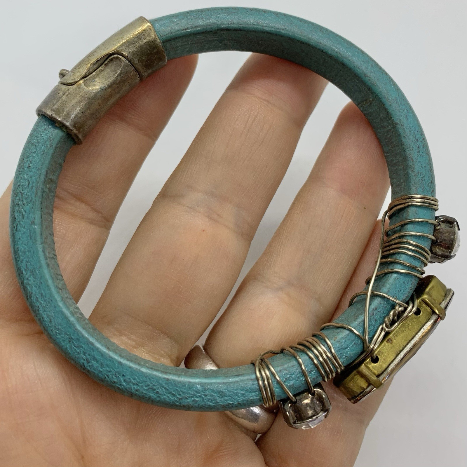 Vtg Turquoise Leather Rhinestone Bangle Cuff Bracelet Size 7.5” Southwestern