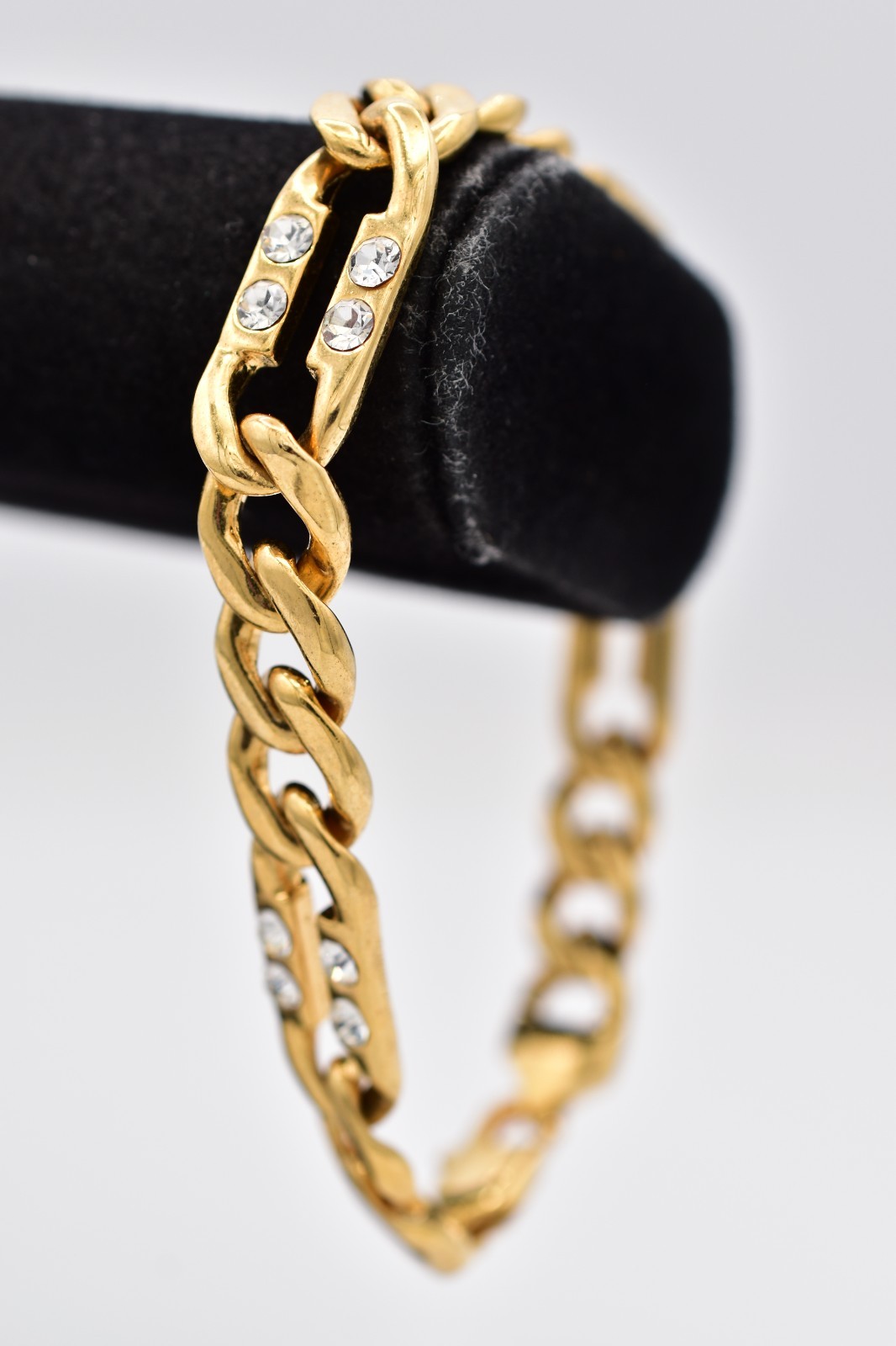 Vintage 8.5″ Gold Cuban Link Bracelet Rhinestone Crystal Figaro Chain Y2K BinAD