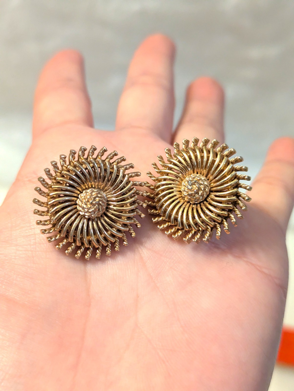 Signed Trifari Vintage Jewelry Set Gold Tone Brooch Clip Earrings Set