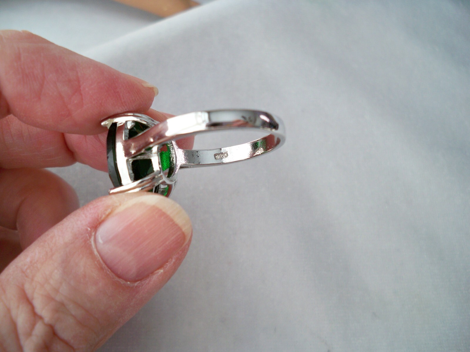 925 Sterling Silver 15ct Emerald Green Oval Cubic Zirconia Ring Size 10
