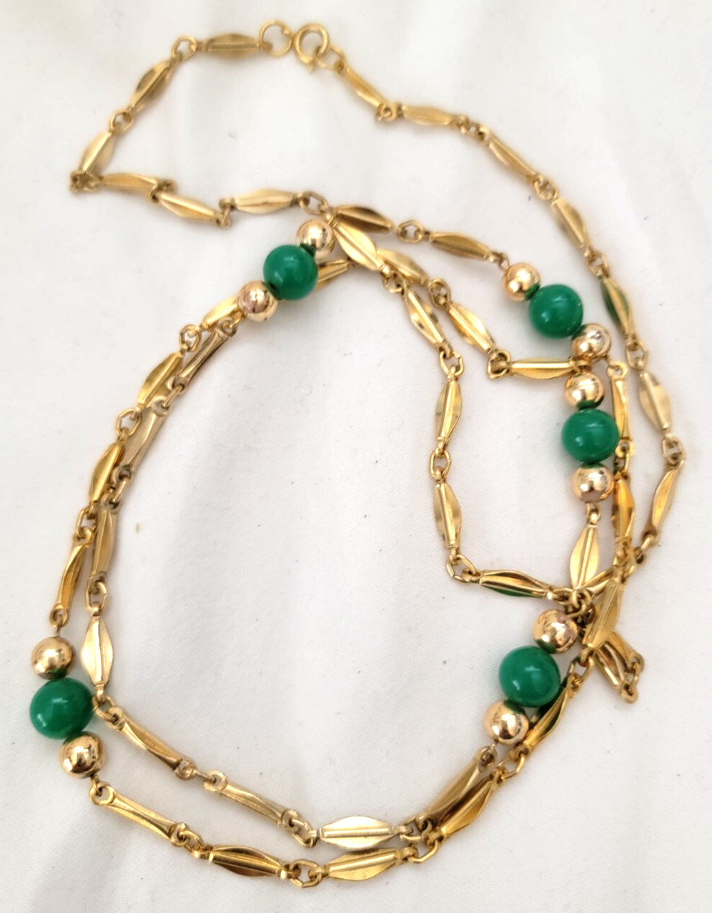 Vintage Green Peking Glass Beads Station Gold Tone Bar Link Chain Necklace 32″ L