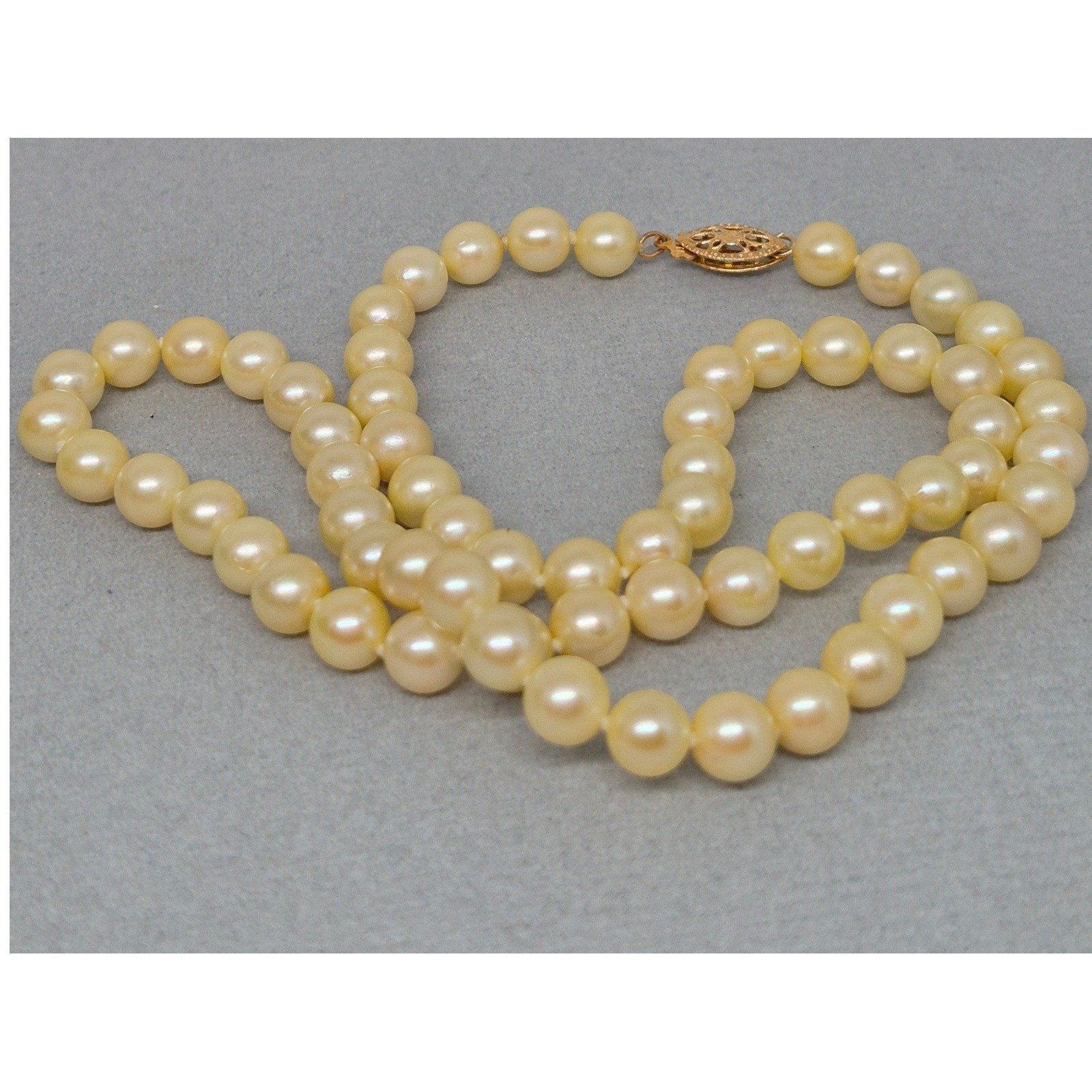 Vintage Necklace Cream Cultured Pearl 14K Yellow Gold Filigree Clasp 18″