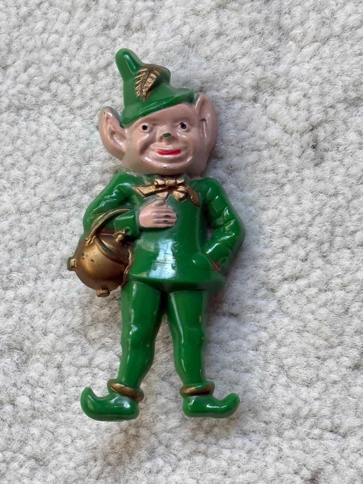 Vintage Plastic Green Leprechaun Brooch Pot Of Gold St Patrick’s Day Elf Pin