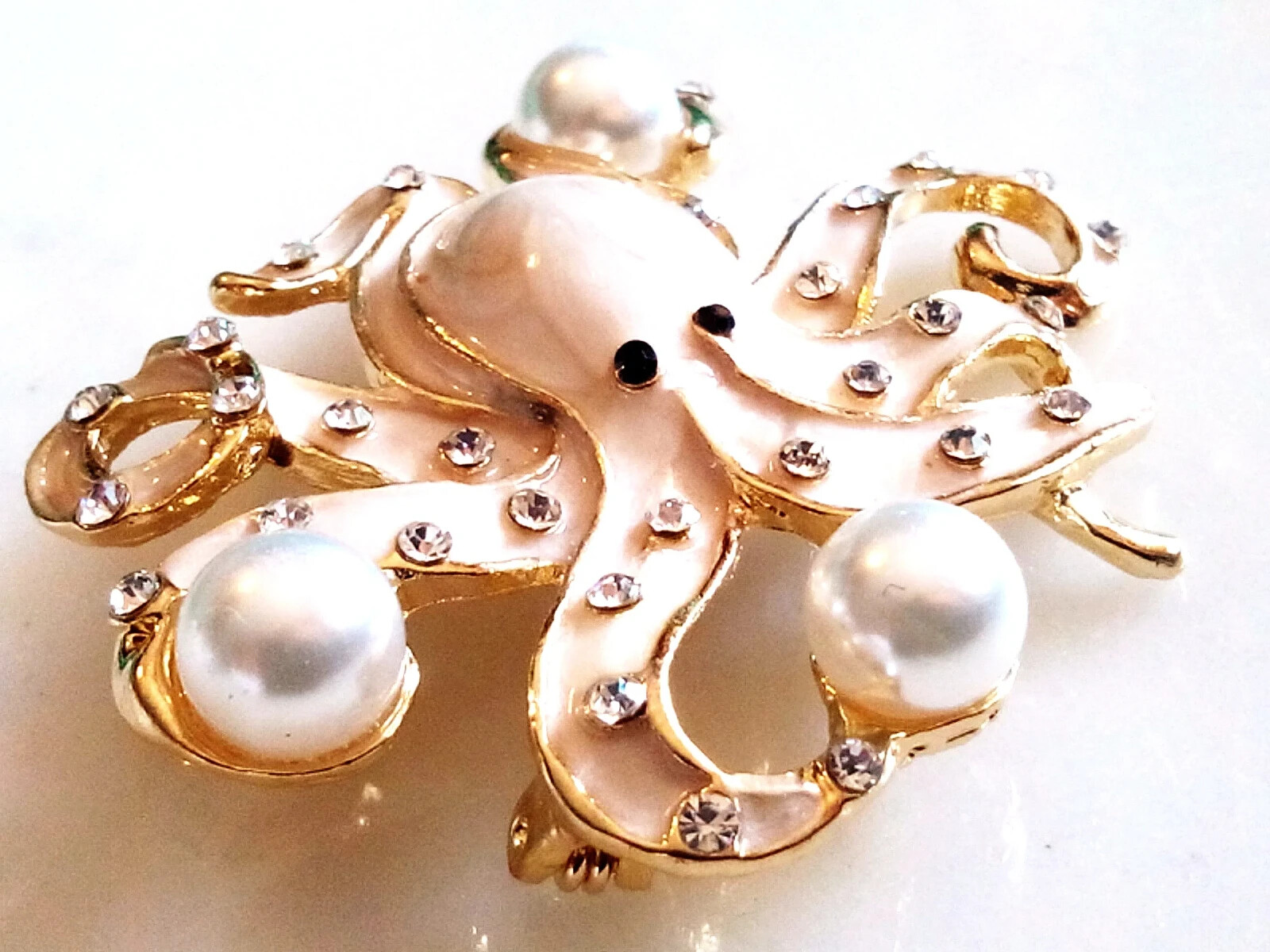 ENAMELED OCTOPUS BROOCH/PENDANT!White Enameled, Clear Crystals, Imitation Pearls
