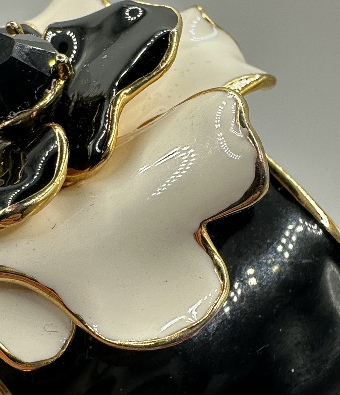 Kenneth Jay Lane KJL Black White Camellia Floral Cuff Bracelet Gold Plated Vtg