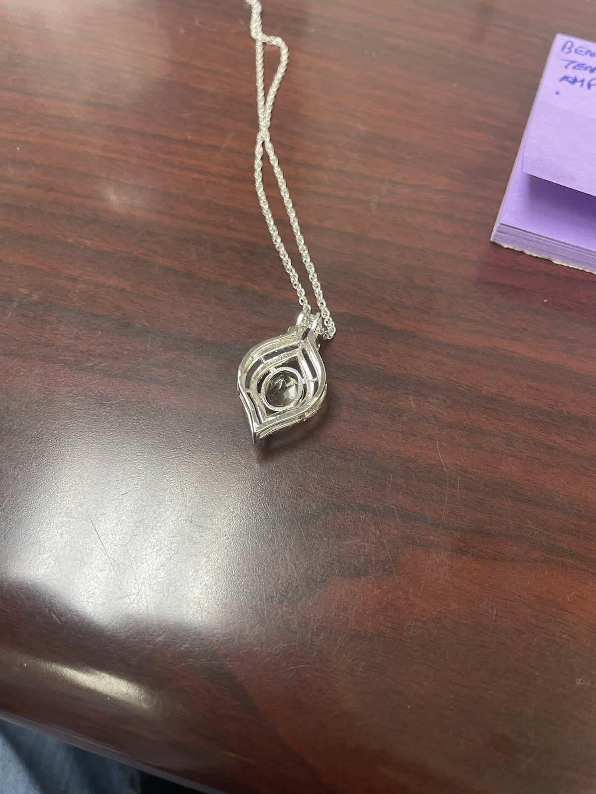 Beautiful Teardrop Pendant Necklace With Thin Chain.