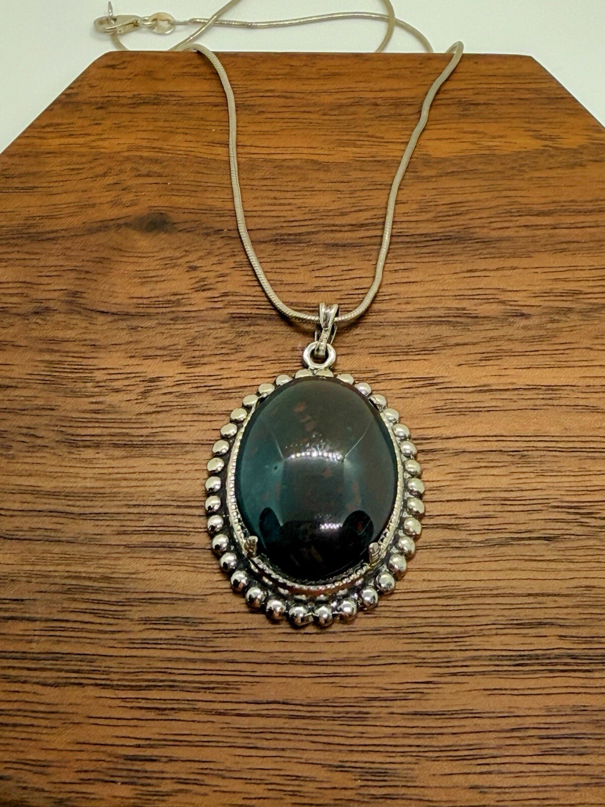 Vintage Sterling Silver Bloodstone Pendant On 18” Sterling Chain Jewelry