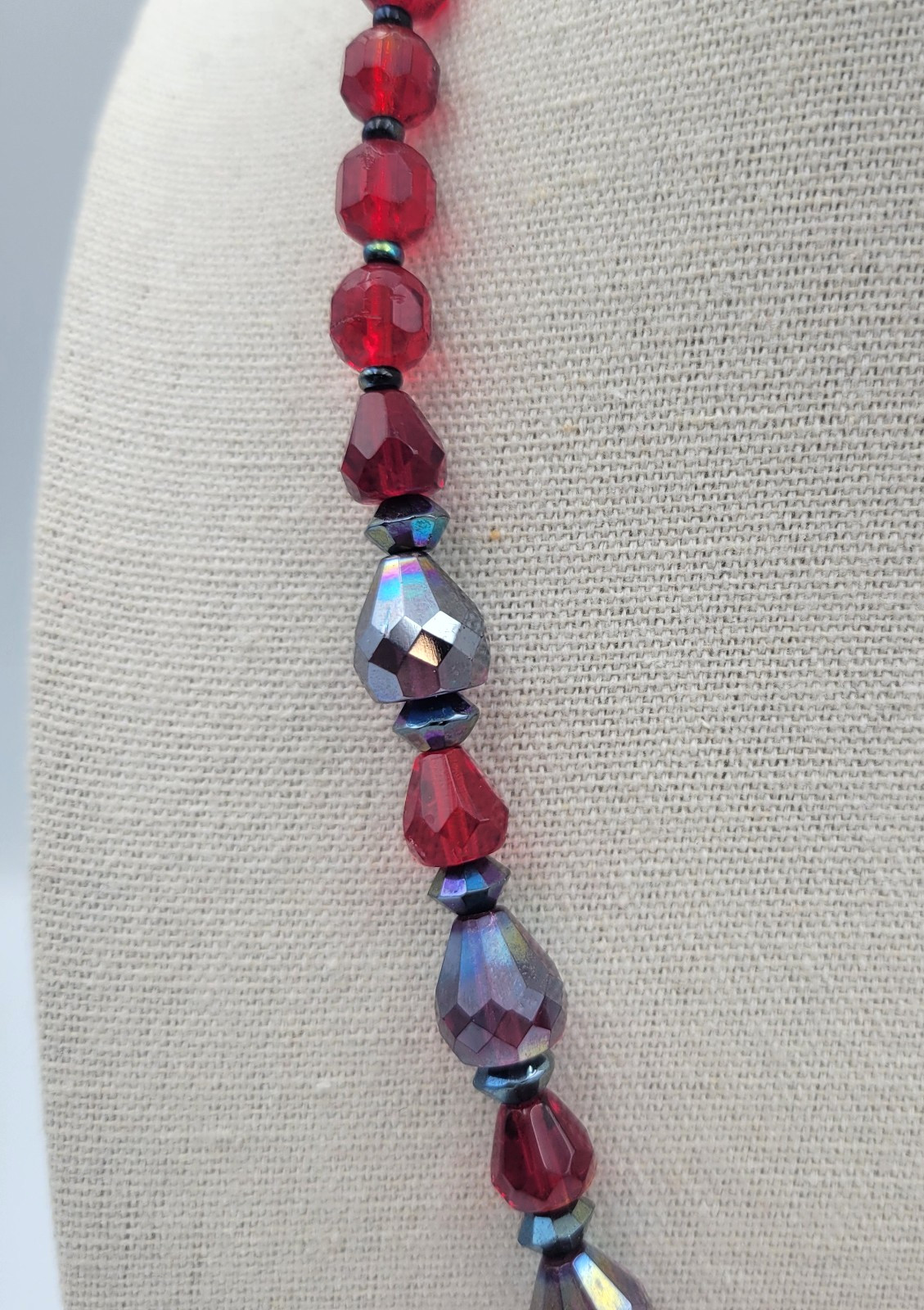 Vintage Red & Iridescent Purple Glass Faceted Bead Necklace 16″