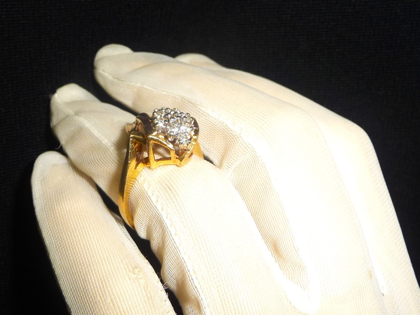 GORGEOUS ESTATE VINTAGE DESIGNER VR 14K YELLOW GOLD DIAMOND CLUSTER RING!