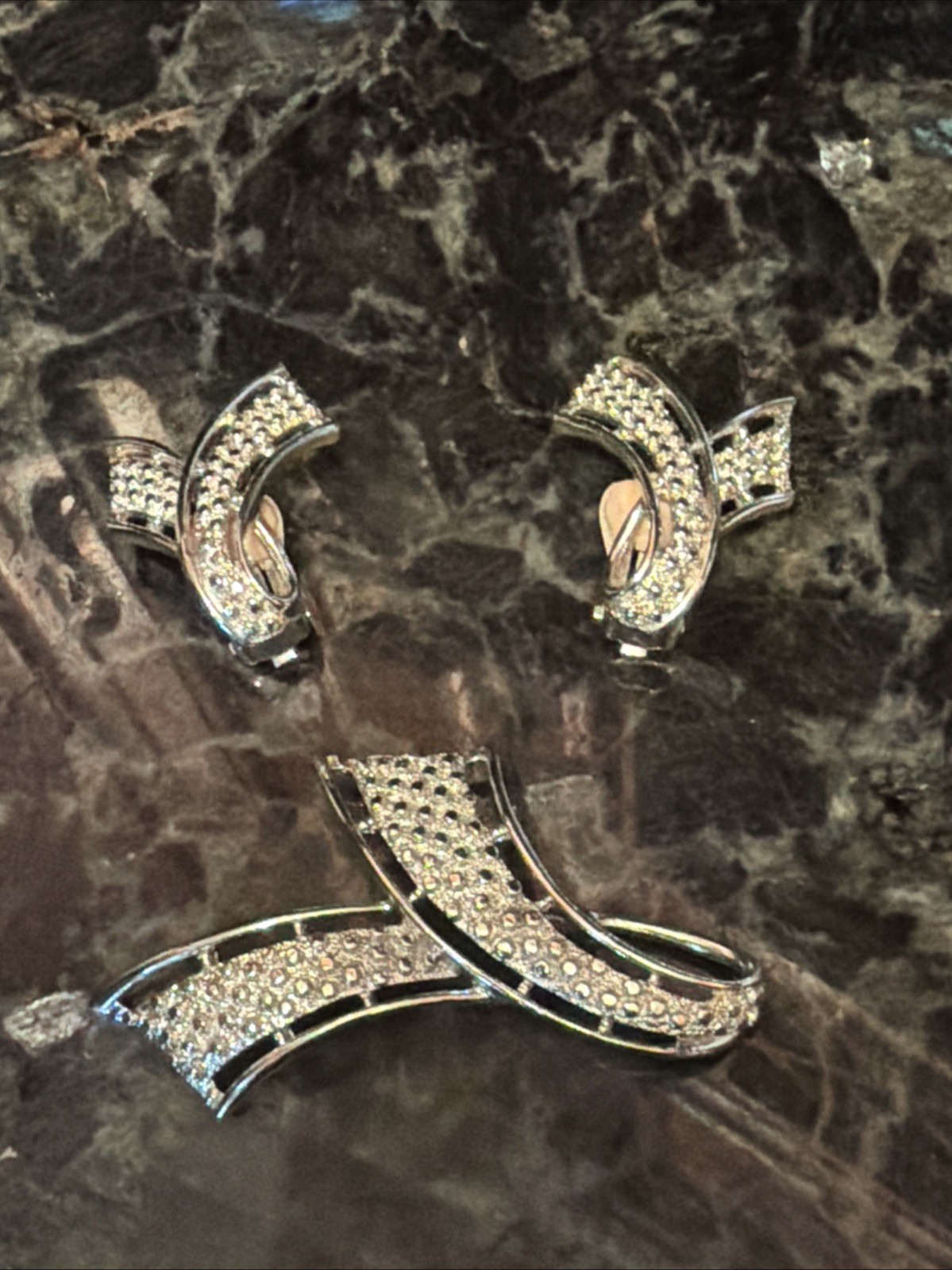 Vntg EMMONS PAT PEND Brooch & Earring Set Textured Silver Tone Ribbon NOS 10/10