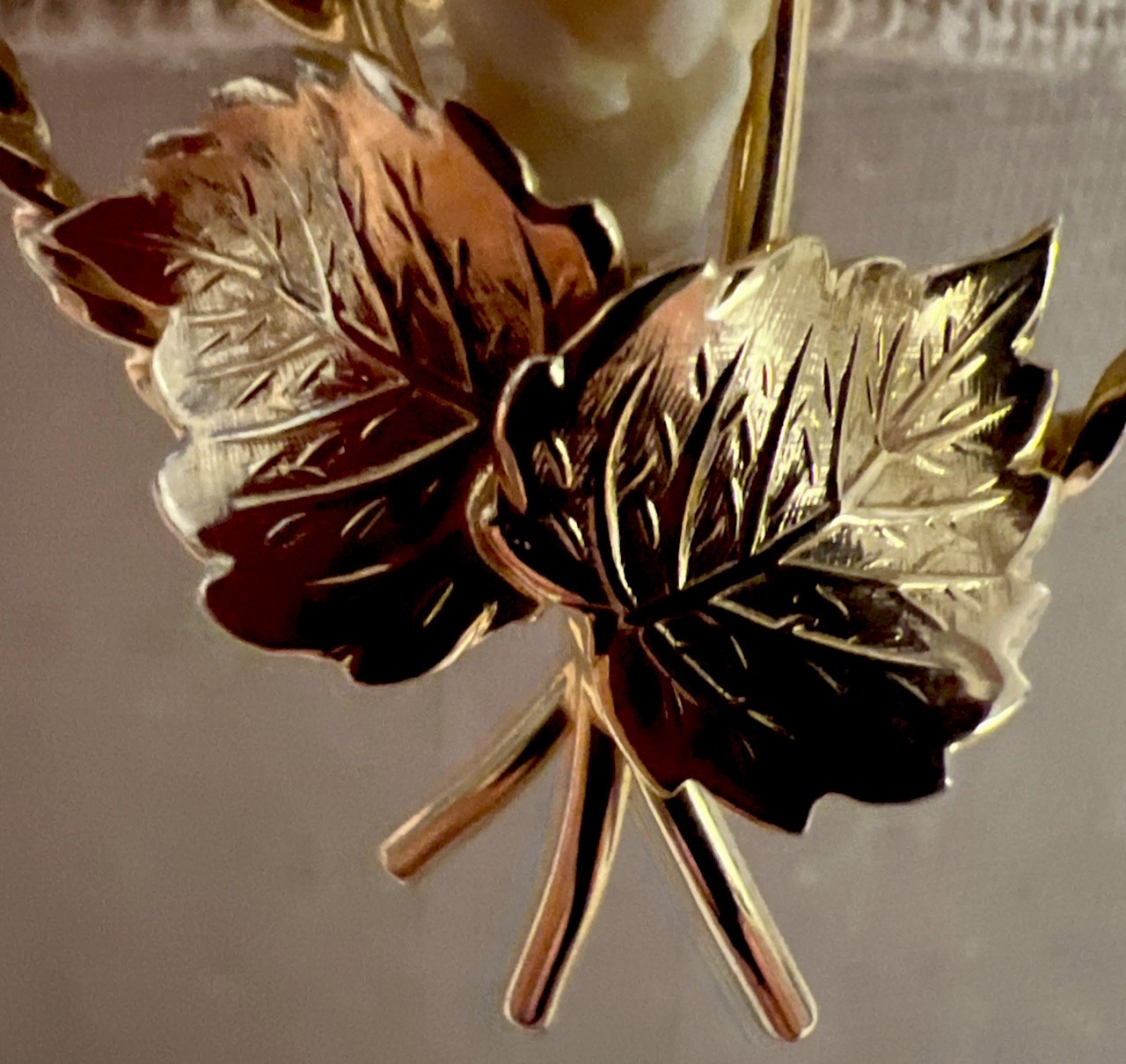 Alice Caviness Dozen Roses Brooch Pin 12 Kt. Gold Filled-Oval Approx. 2″ Glows!