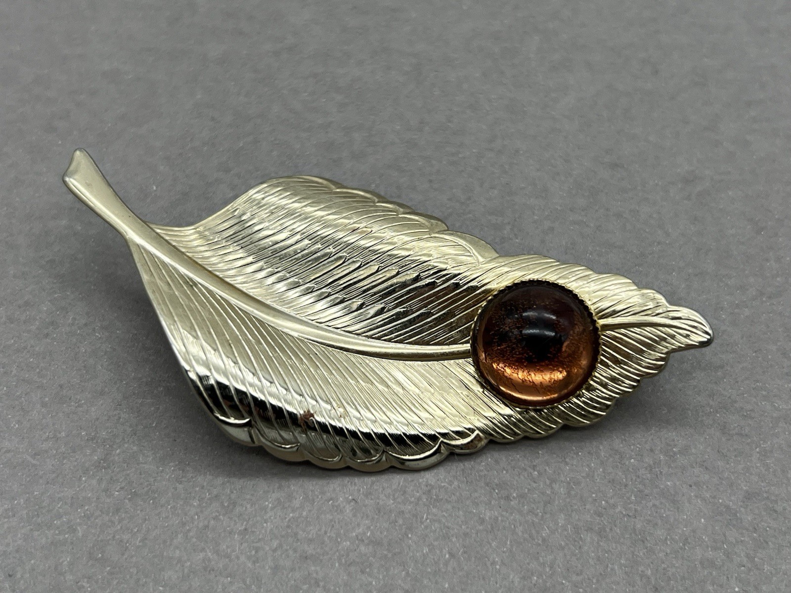 Vintage Leaf Brooch Gold Tone Amber Cabochon Nature Pin Retro Botanical Jewelry