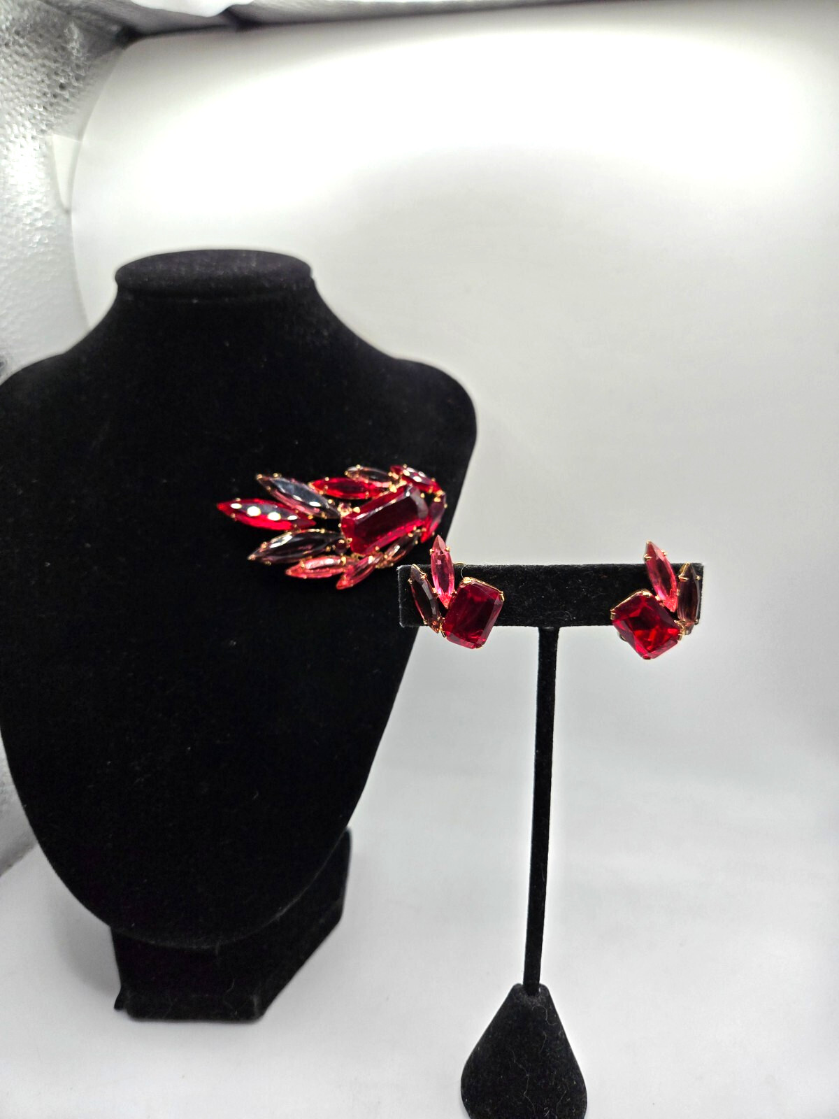 Vintage Red Rhinestone Brooch & Clip Earrings Set Ruby & Fuchsia Glass