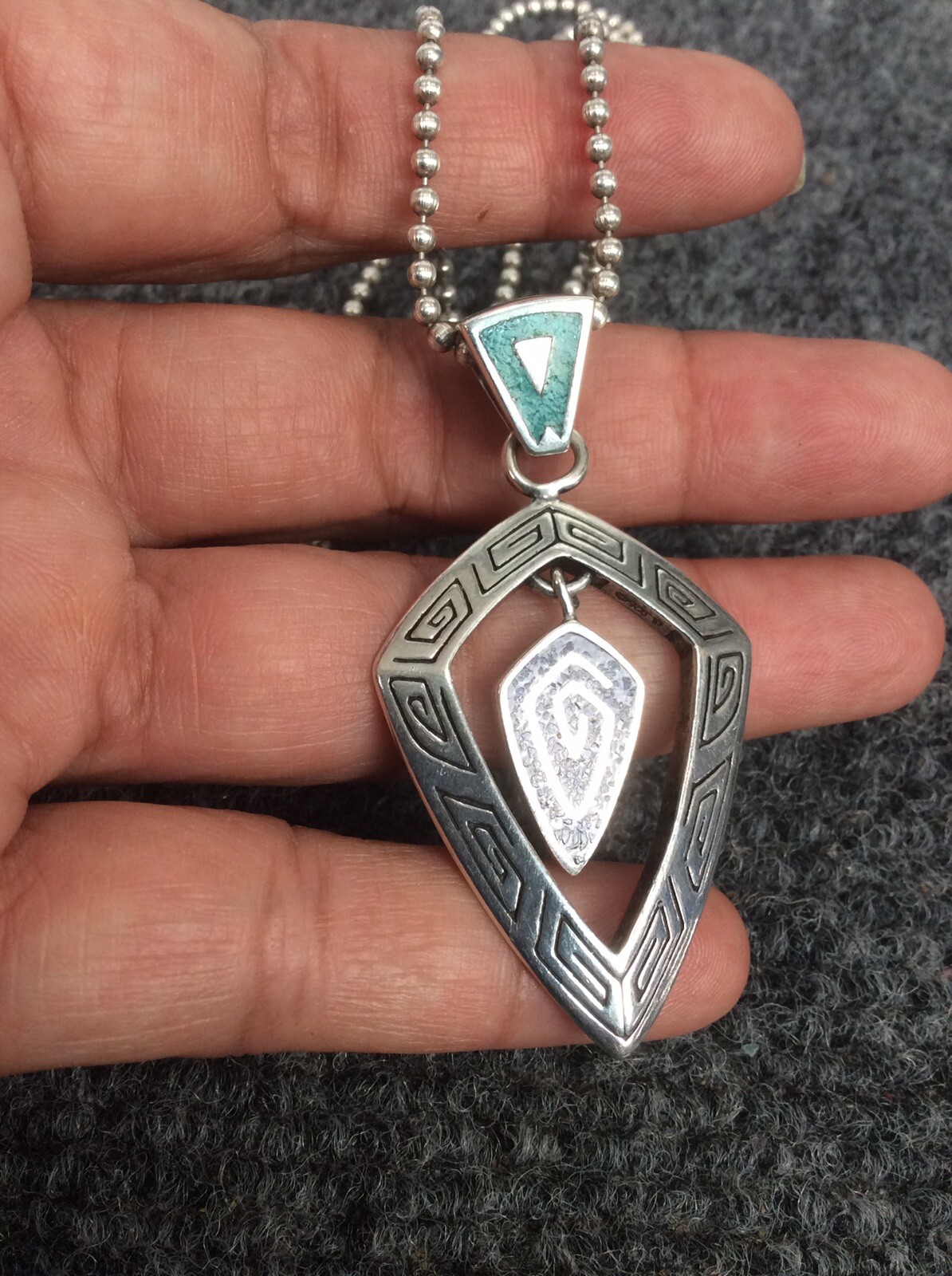 Beautiful Carolyn Pollack sterling silvet 925 stone inlay pendant necklace