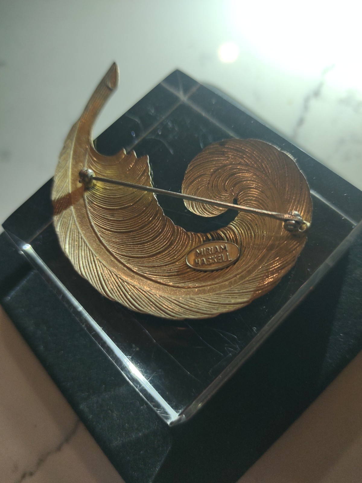 Miriam Haskell Gold Tone Feather Brooch Plume Signed 2+7/8″ Inches