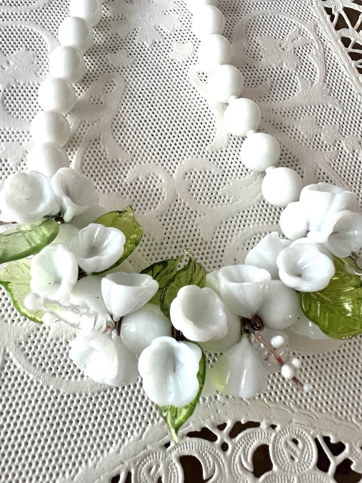 Vintage Venetian White Flower Bead Art Glass Necklace 16″ + 3″ Extender