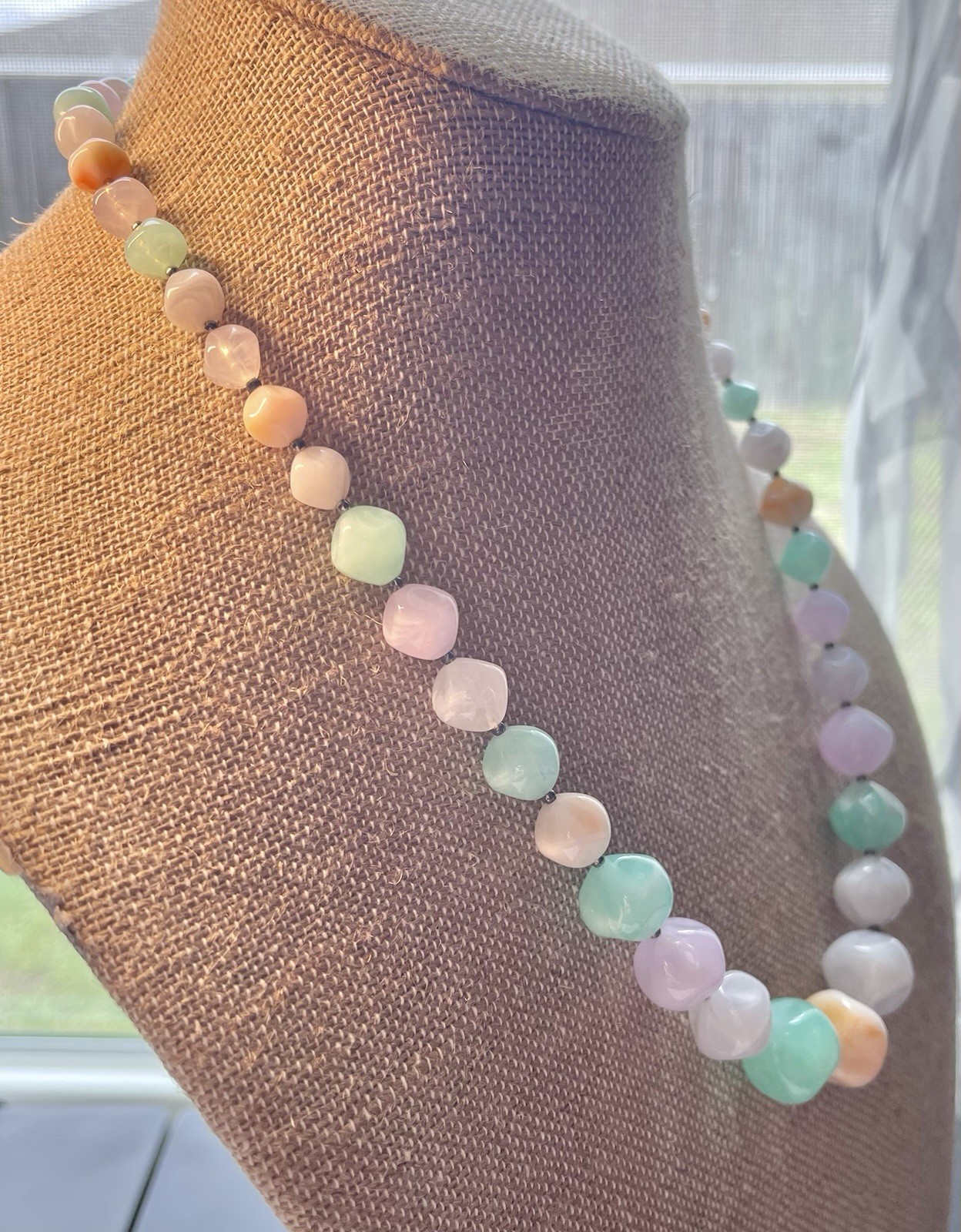 24″ Vintage Lucite Beaded Necklace Chunky Pastel Coral Blue Purple Marbled Beads