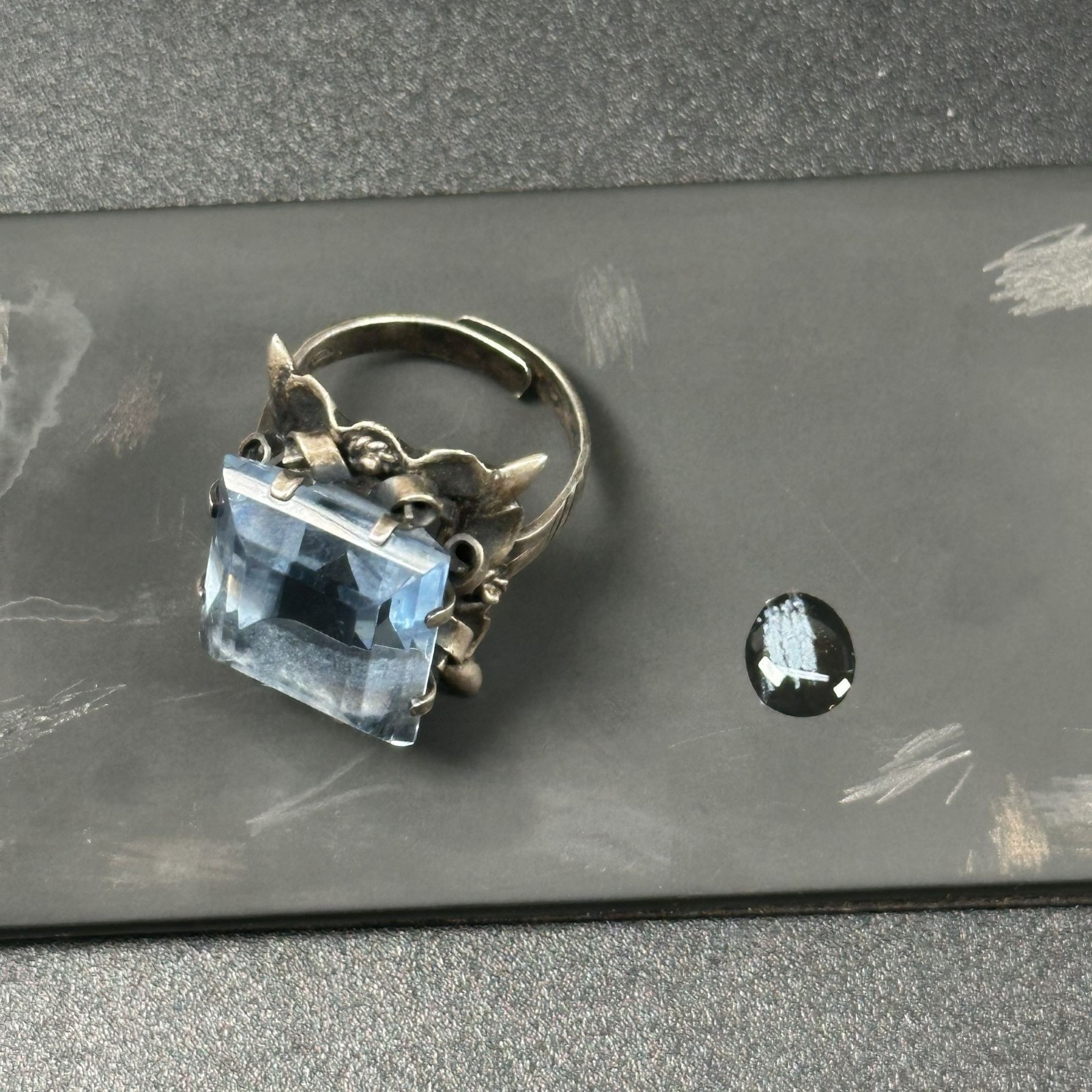 1940-70s Taxco Mexico Floral Sterling Silver Blue Crystal Glass Adjustable Ring