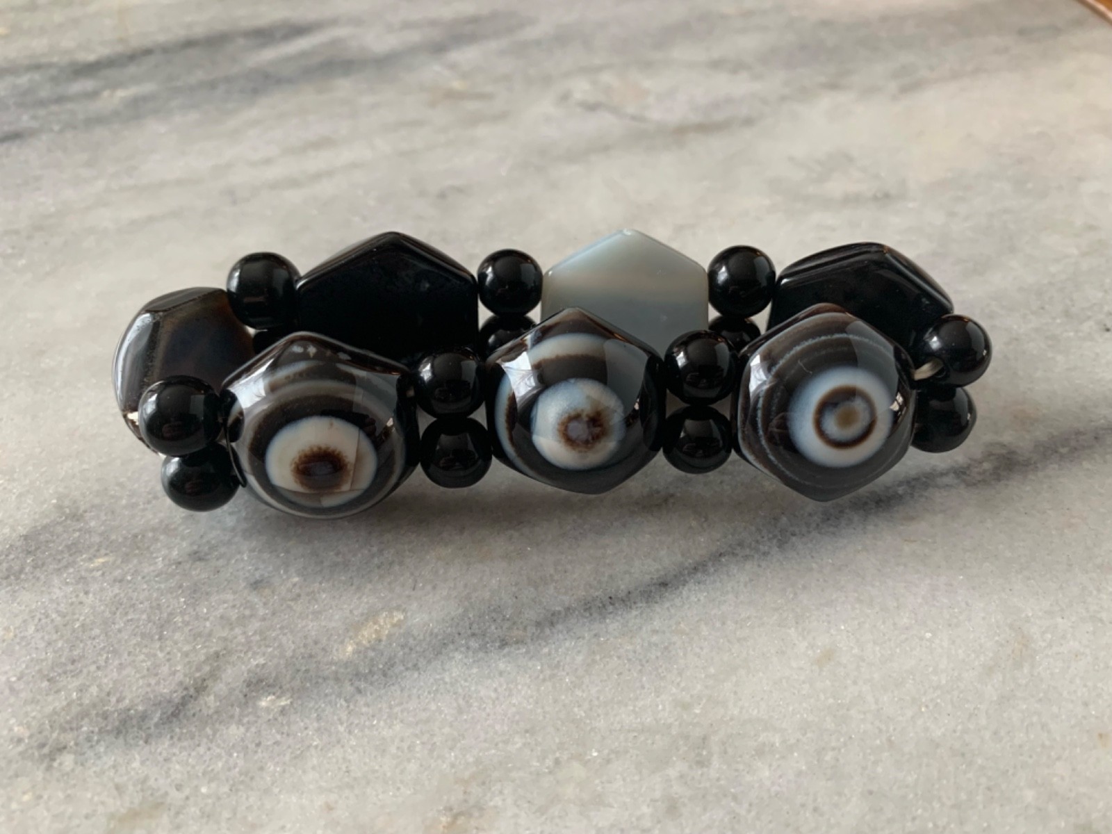 Sardonyx Eye Hexagon and Black Onyx beads 0.5”W, 2.25″ dia Bracelet6