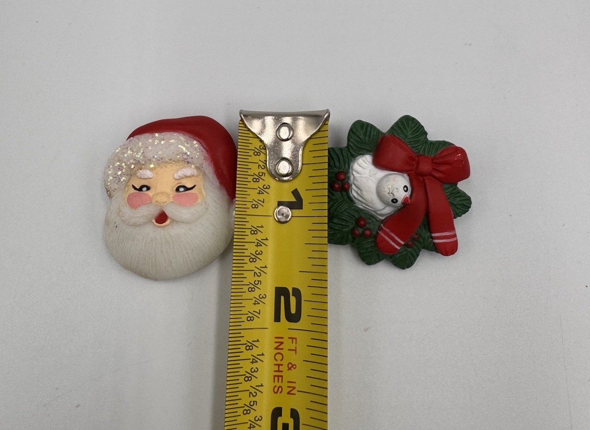 2-VTG Fun World Christmas Pins Santa Claus & Wreath Bird Brooch Lot