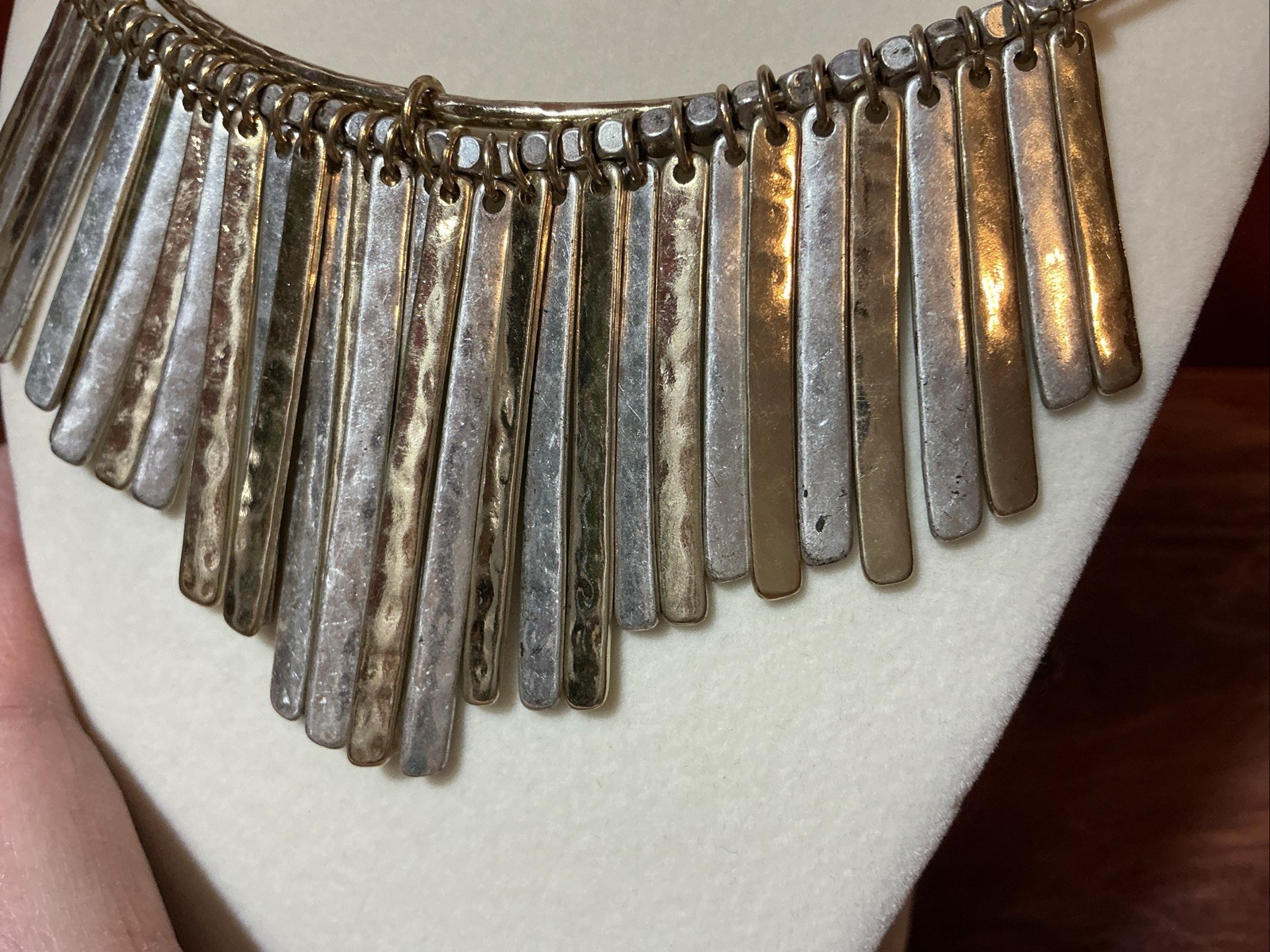 RLM Robert Lee Morris Signed Vintage Silvertone Fringe Bib Style Necklace KB102