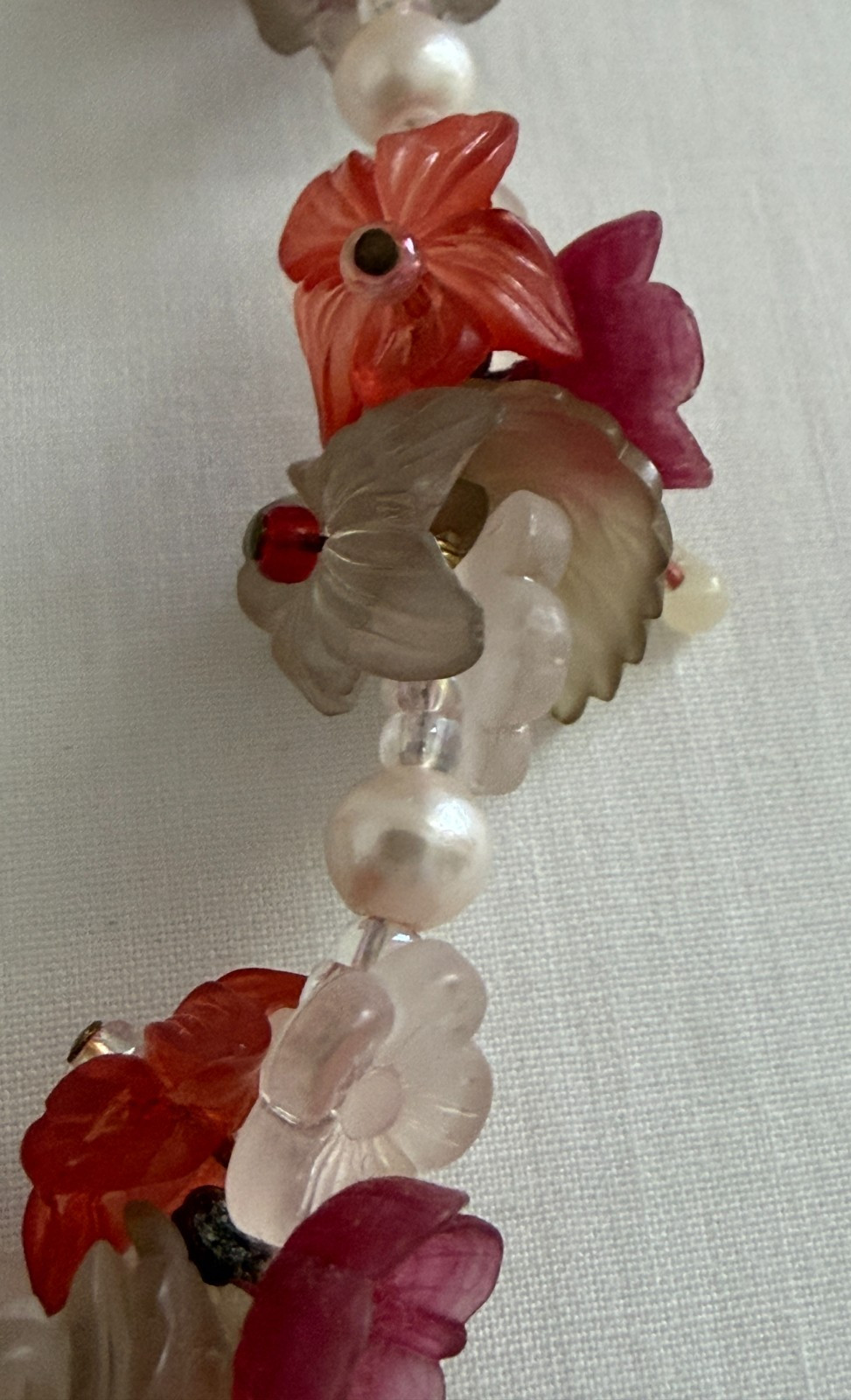 Vintage faux pearl bead plastic flowers leaves Necklace lightweight