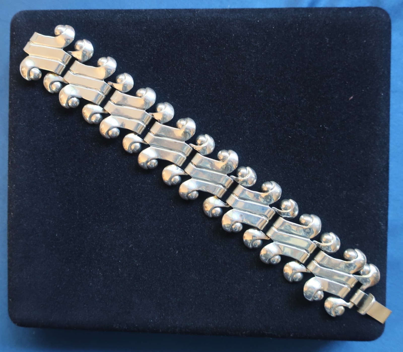 Vintage Mexican ATI 925 Silver Hinged Panel Link Bracelet Spratling inspired 62