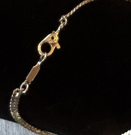Vintage Monet Gold Tone Herringbone Chain Sister Clasp Bracelet 8”