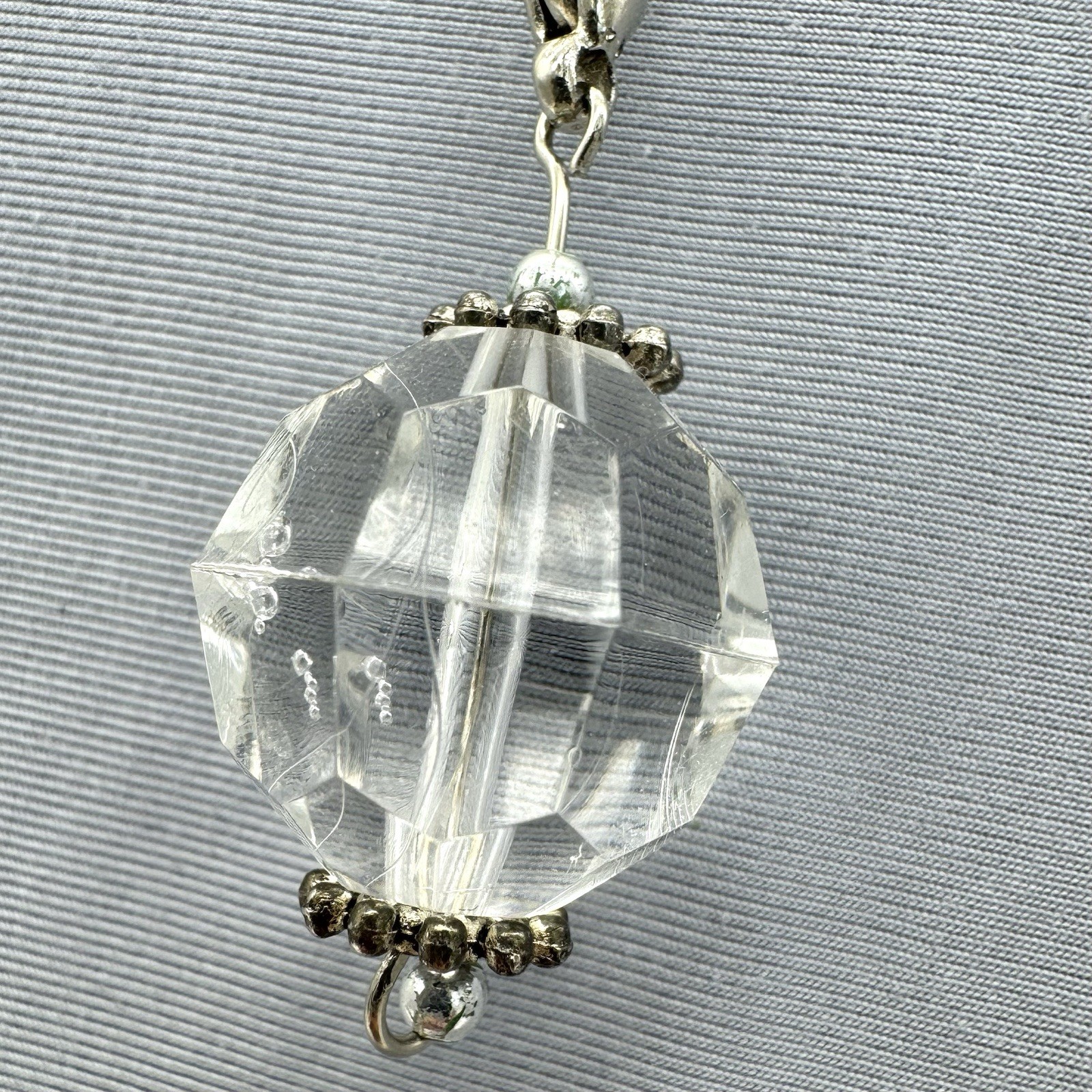 VTG Crystal Acrylic Lucite Plastic Faceted Large Pendant Necklace 29.5” Chain