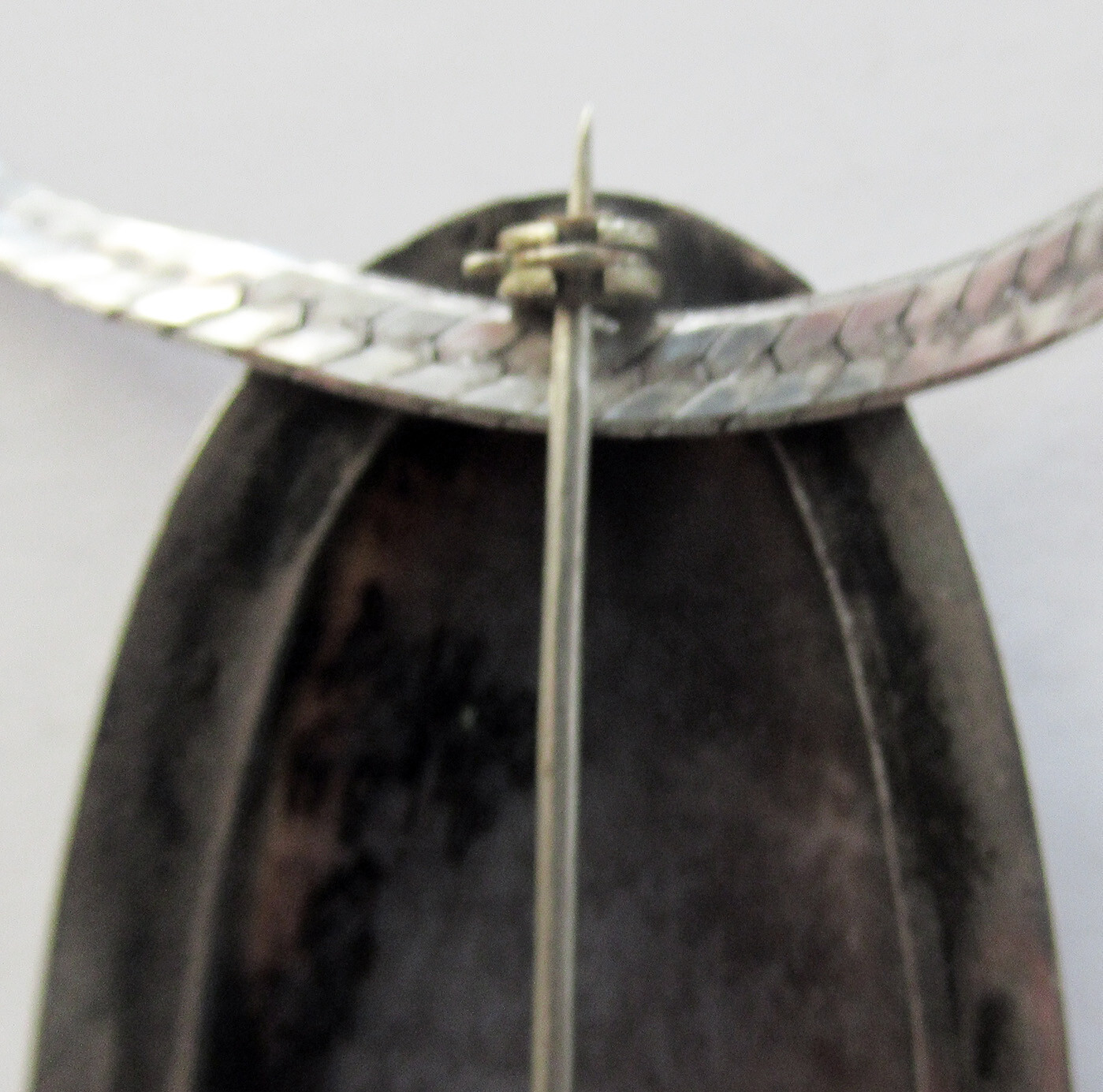 LARGE 2 3/8 INCHES NAVAJO STERLING PETRIFIED WOOD BROOCH PENDANT TOO