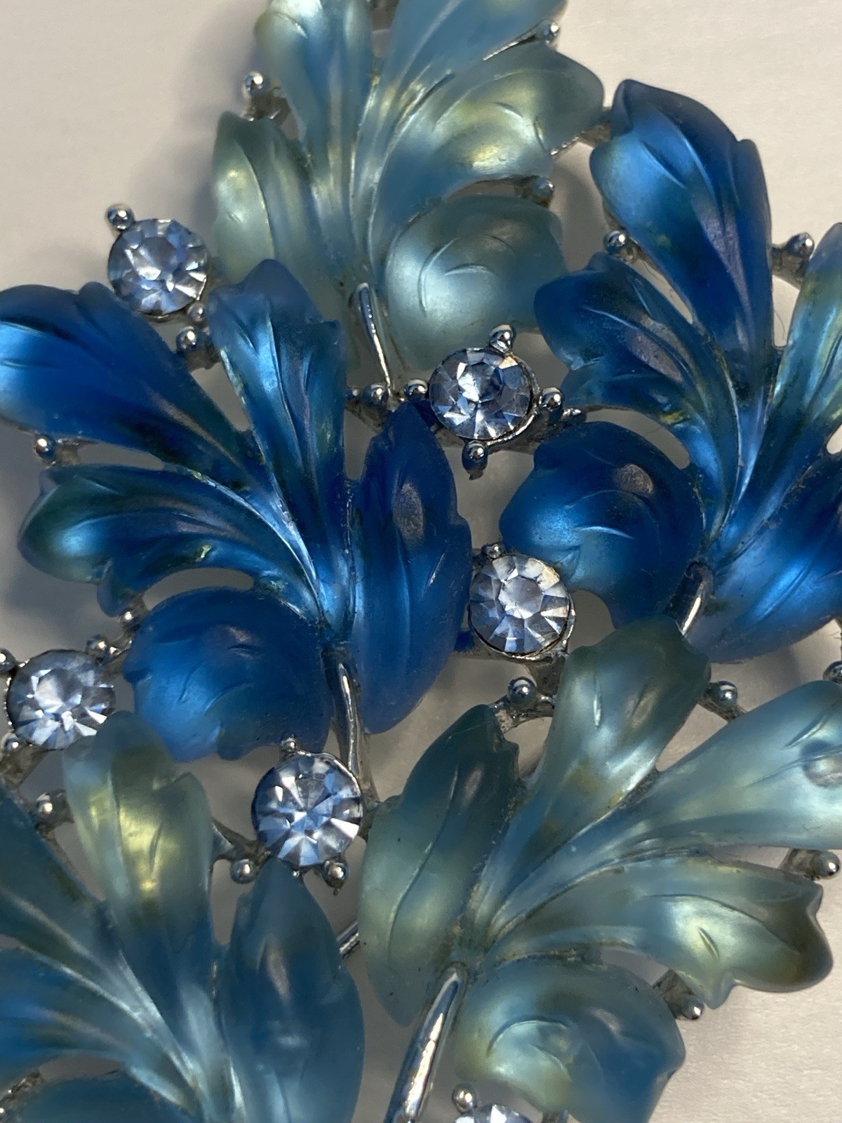 Vintage LISNER Blue Molded Jelly Lucite Leaves Brooch