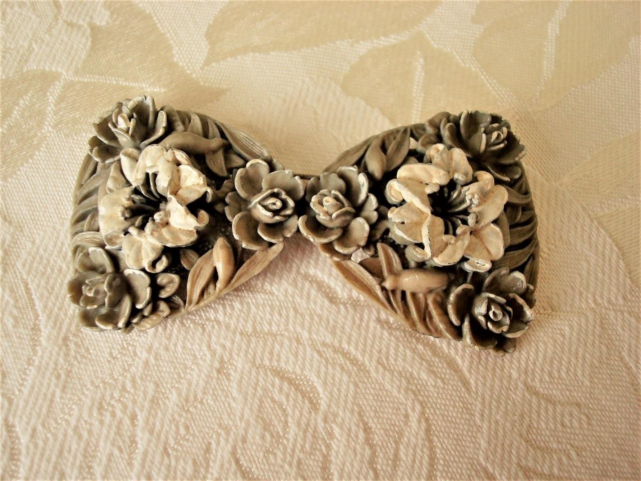 Sage Green Off White Flowers Featherlite Wedding Cake Celluloid Bow Brooch KJ