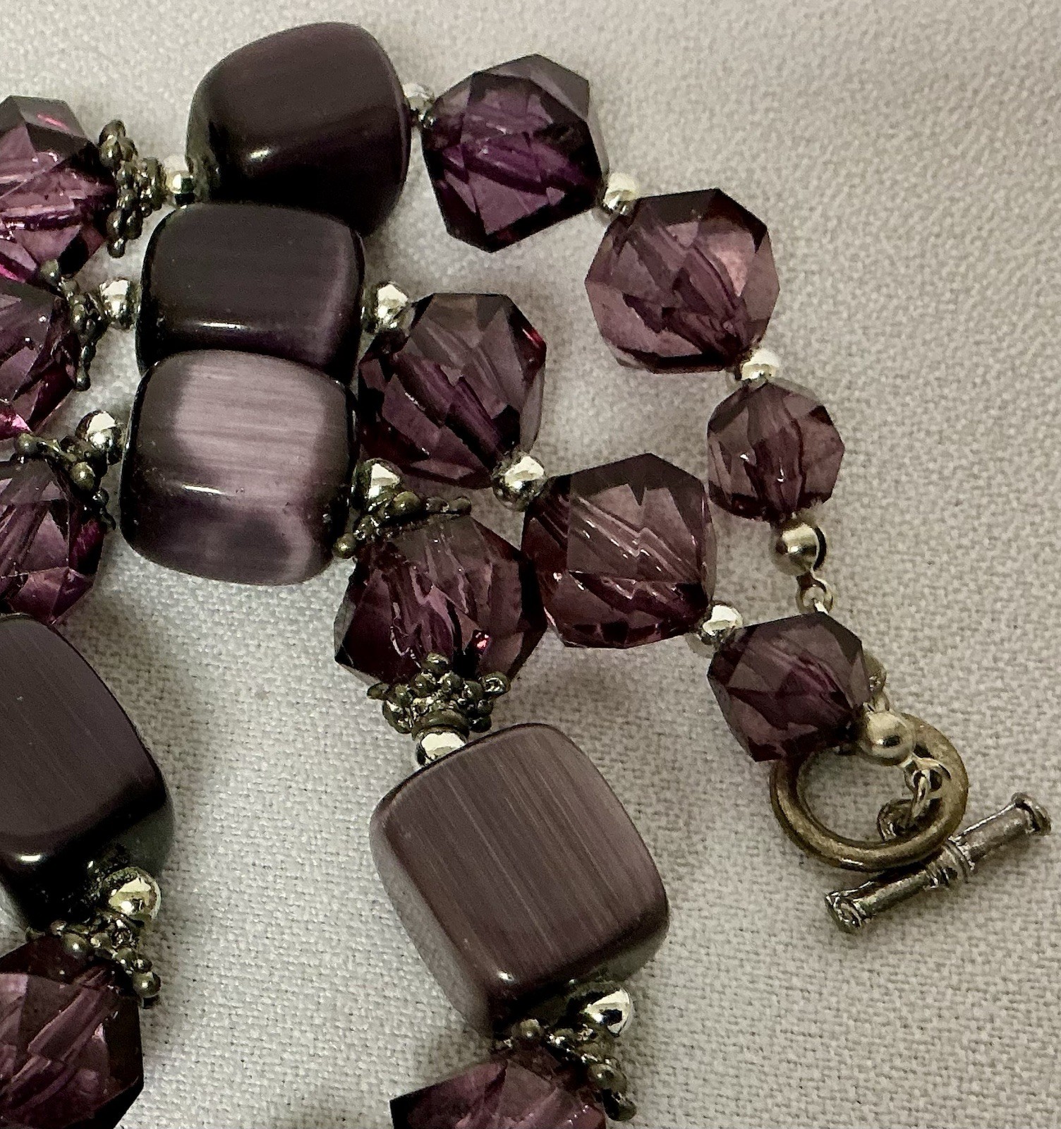 Vintage Chunky Purple Glass And Acrylic Beaded Necklace 21 Inches