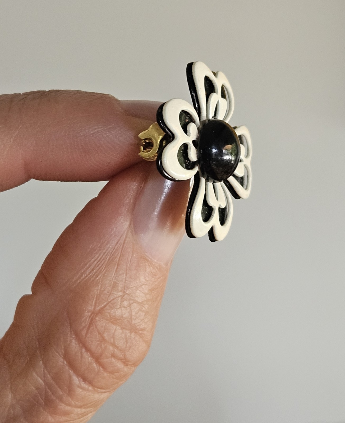 S/3 Mod 1960’s Flower Enameled Brooches/Pins BLACK WHITE
