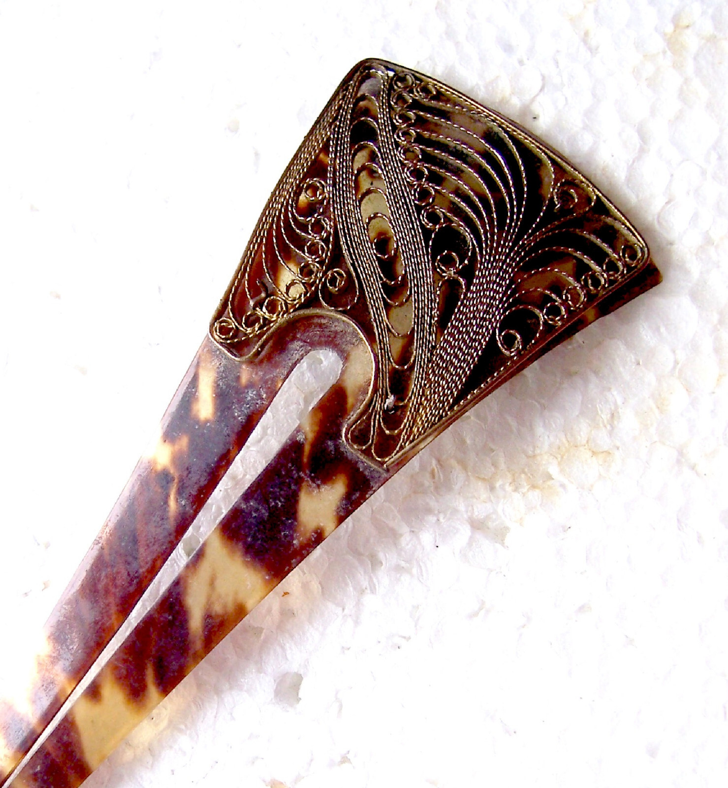 Two faux tortoiseshell hair combs with filigree decoration (AAG)
