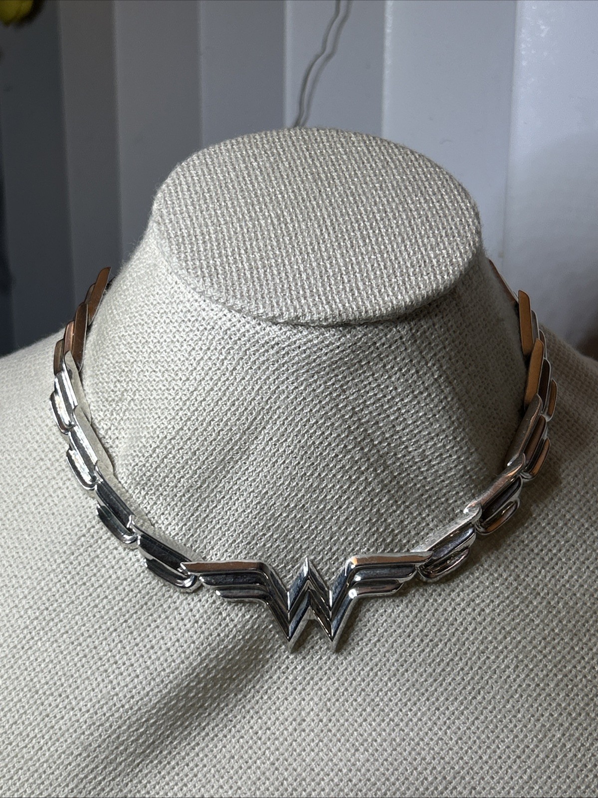 55. Silver tone Wing panel “W” in center Wonder Woman Collar Necklace 16 1/2″