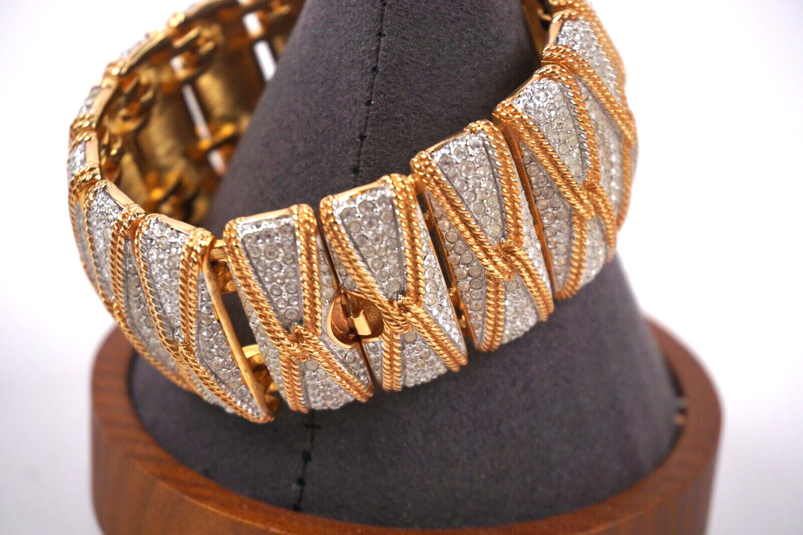 VTG MASSIVE SWAROVSKI PARIS HAUTE COUTURE CRYSTAL ELEGANT STATEMENT BRACELET 7″
