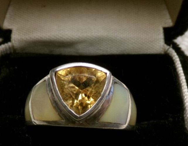 VTG SZ 7 TRILLION CUT TRIANGLE CITRINE STONE STERLING SILVER MOP INLAID RING