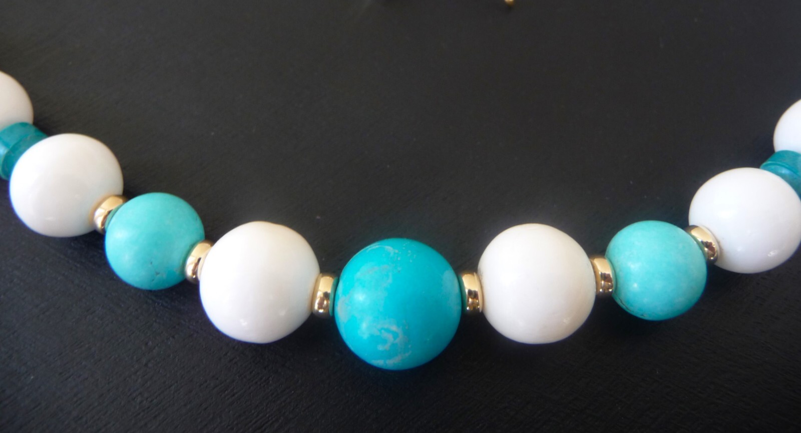 GORGEOUS VINTAGE 14K GENUINE WHITE CORAL TURQUOISE BEADED STATEMENT NECKLACE!