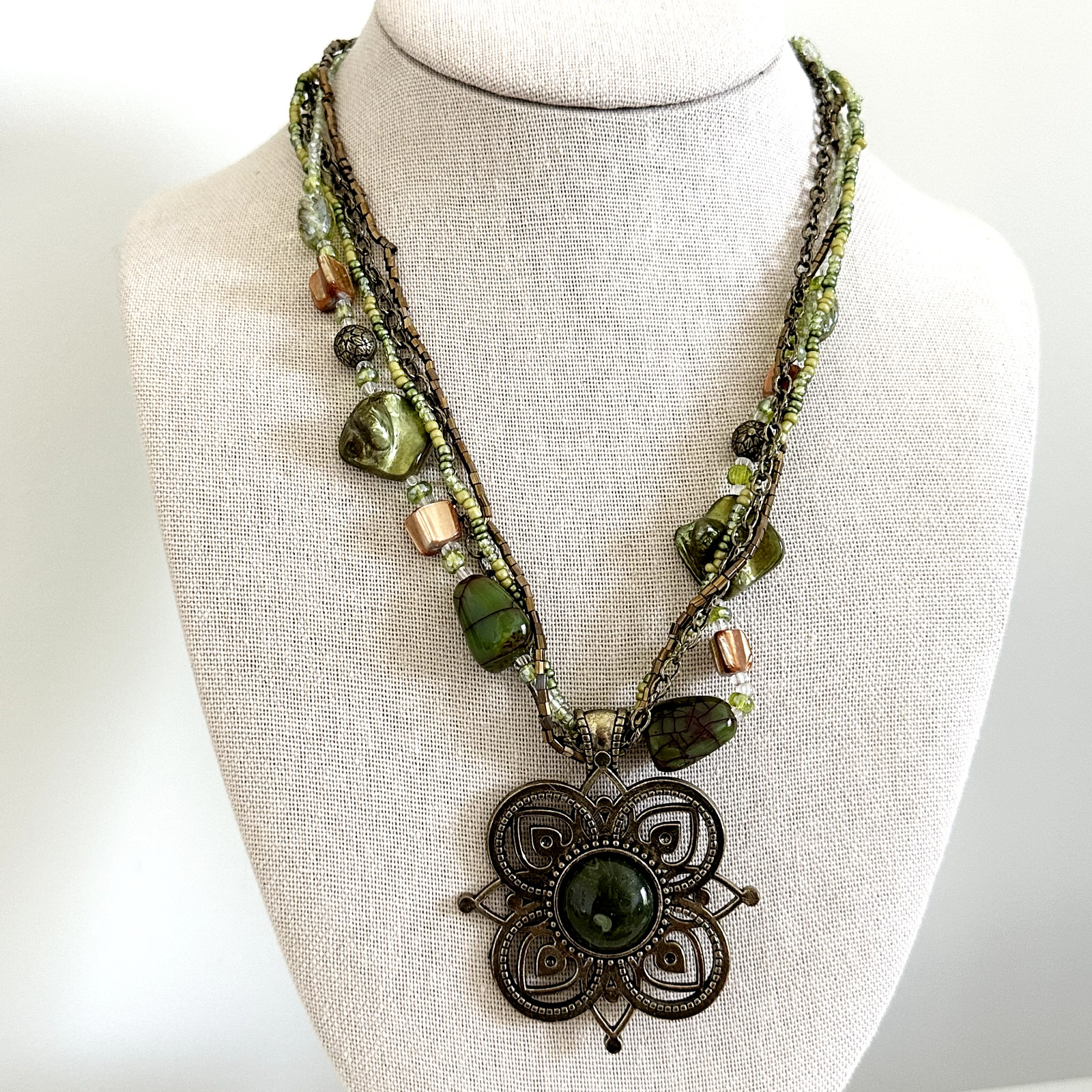 Ladies Green Mother Of Pearl Multicolor Glass Multi Strand Flower Necklace 19″