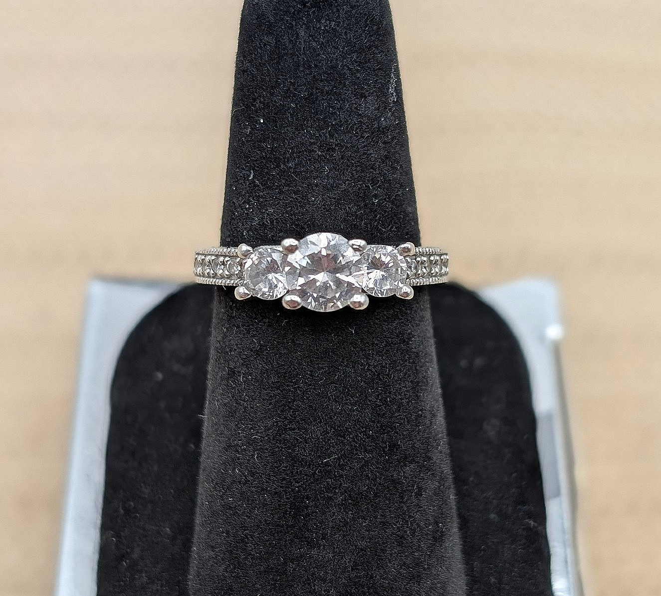 Avon 2007 Sterling Silver CZ Three Stone Ring Size 7 Engagement/Right Hand Ring