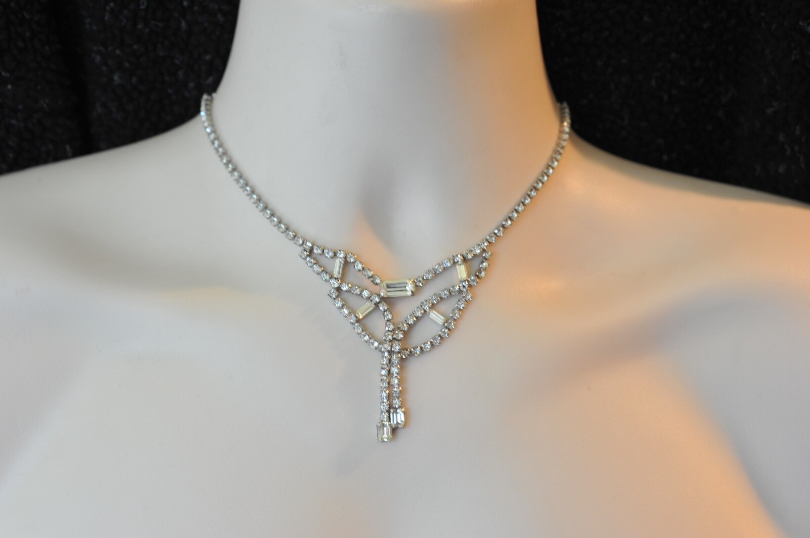 Vtg Rhinestone Necklace choker 15″ clear dangle drop classic GLAM RA2