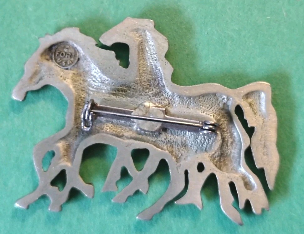 Vintage FORT U.S.A. 3 Running HORSES Brooch in Pewter