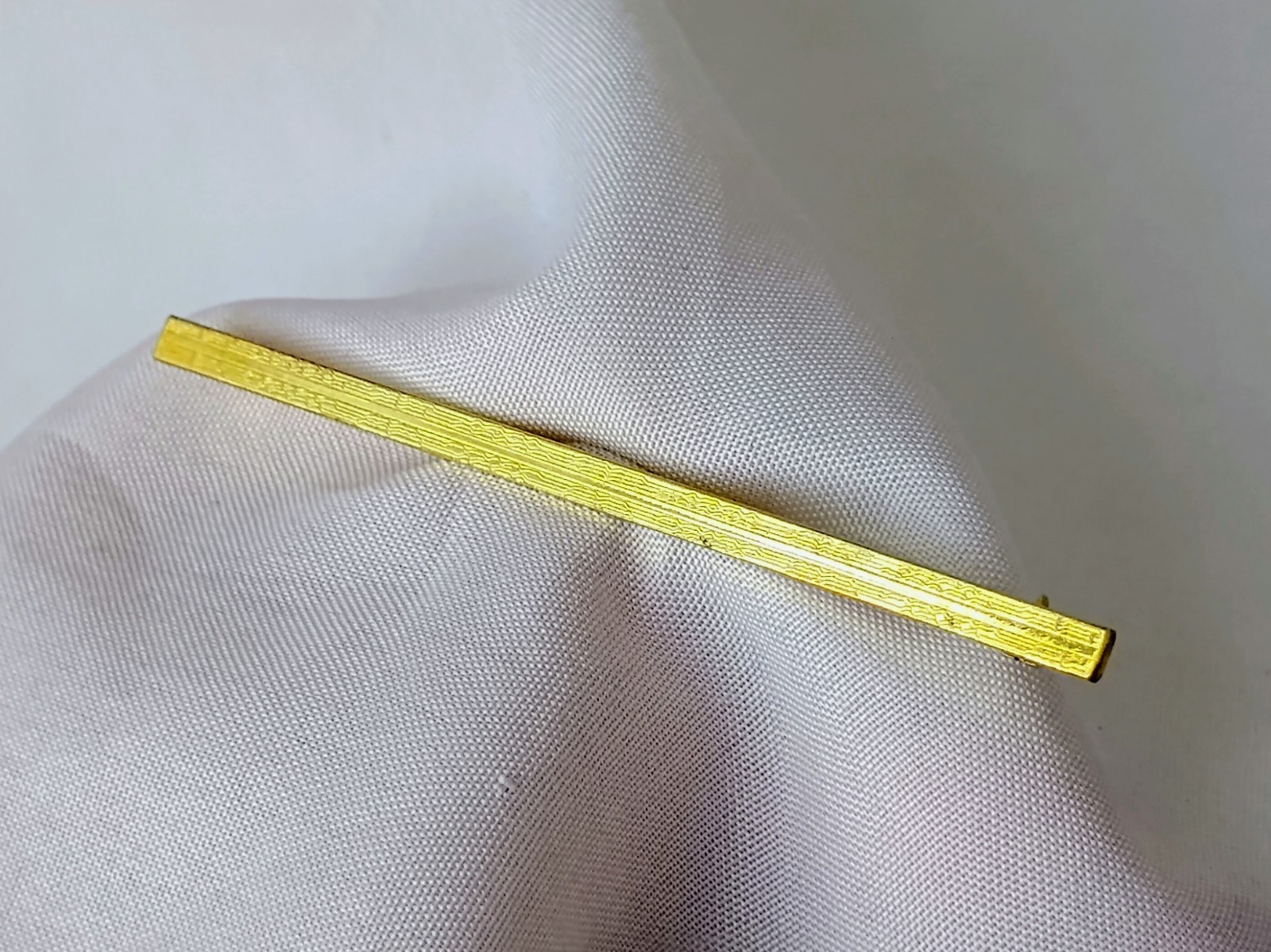 Vintage Unmarked Etched Gold Filled Elongated Brooch Pin 2.25″