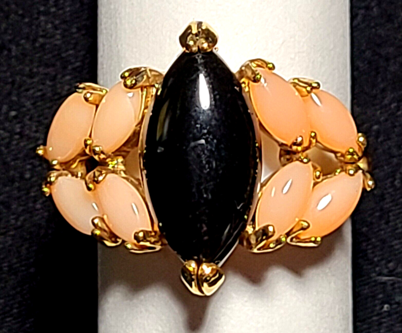 VINTAGE GOLD ELECTROPLATED COCKTAIL CORAL BLACK GEM SIGNED 14 KTGE RING SIZE 7.5