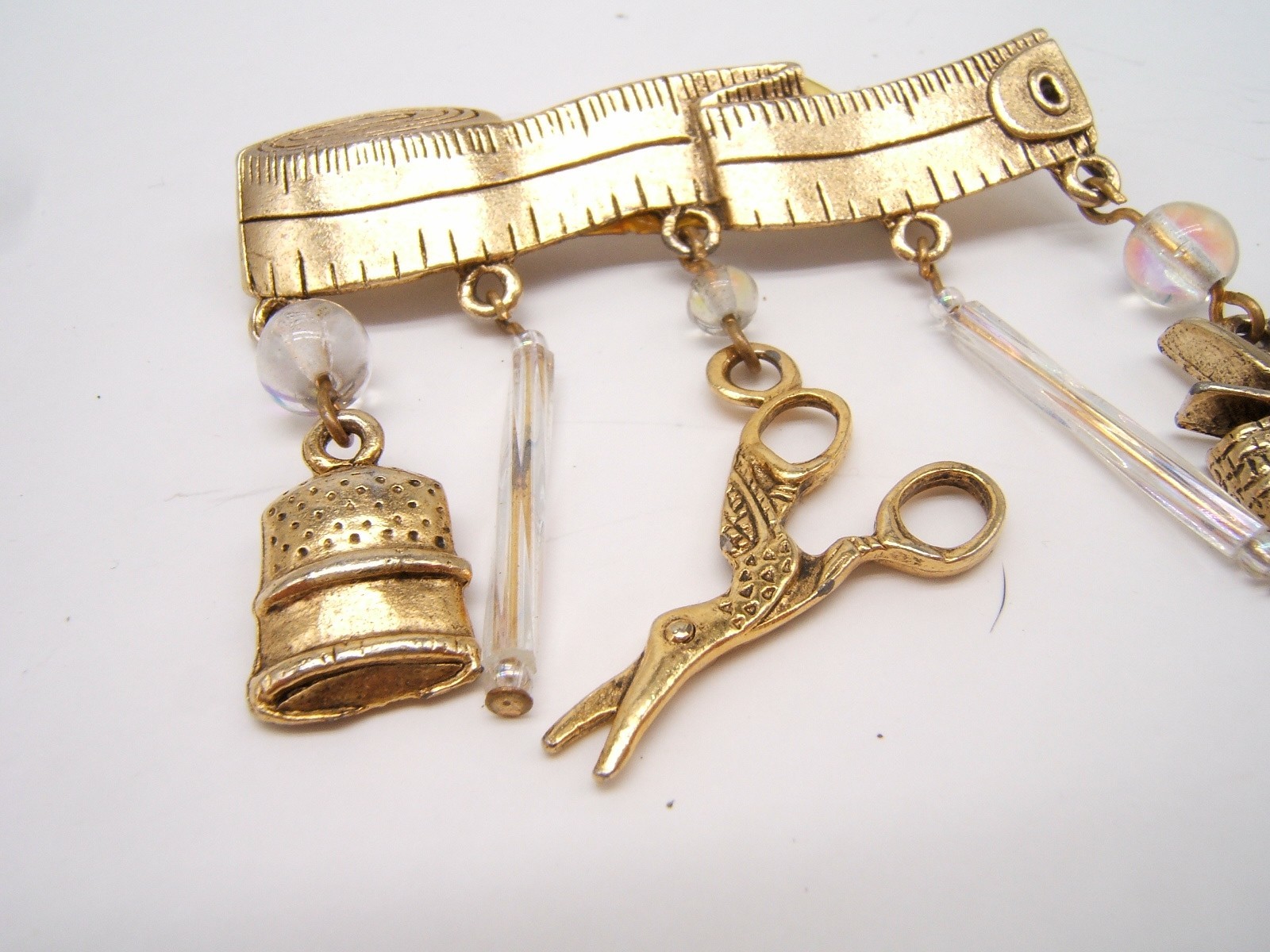 VTG PIN TAPE MEASURE WITH DANGLE SEWING CHARMS