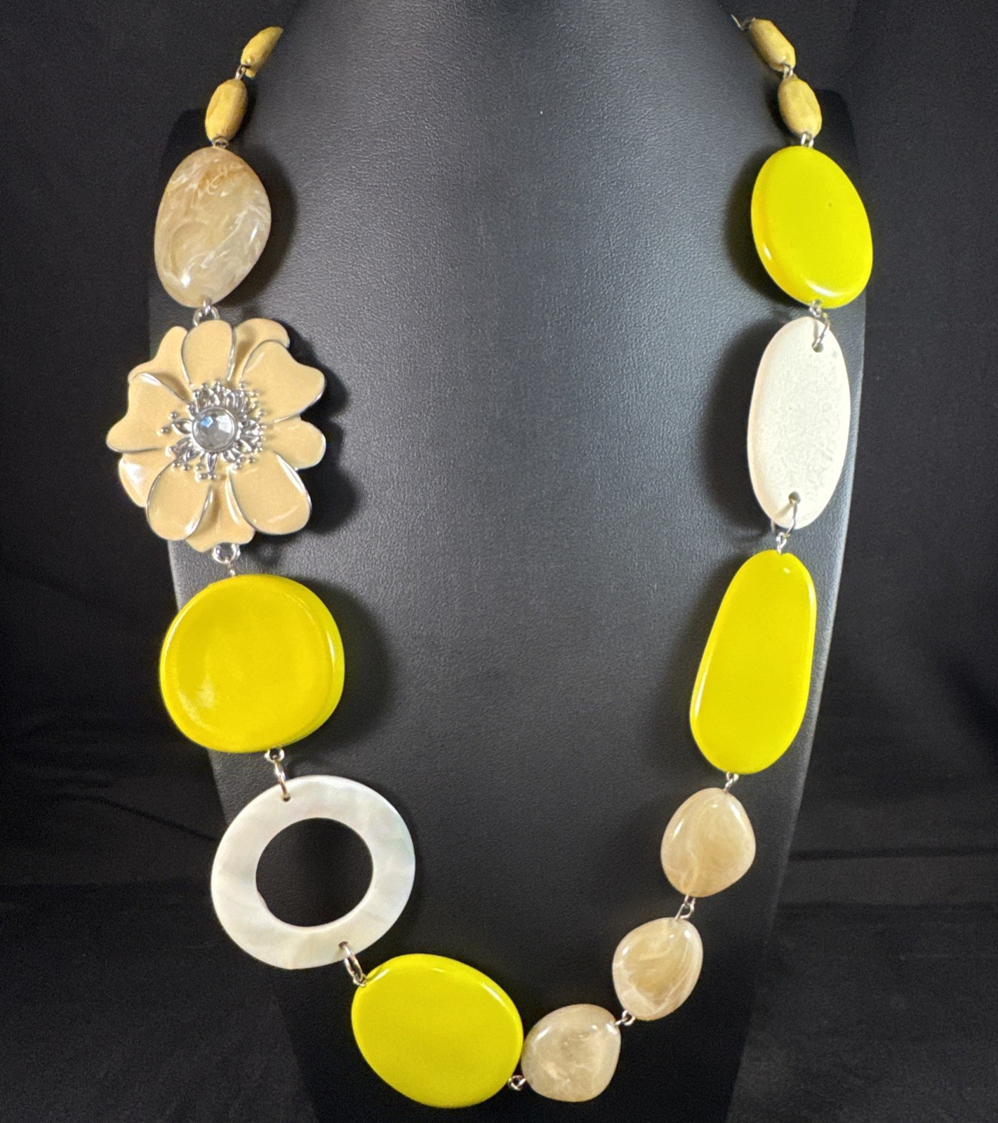 Vintage Acrylic Shell & Enamel Bead Necklace Yellow/Green/White 25 inch