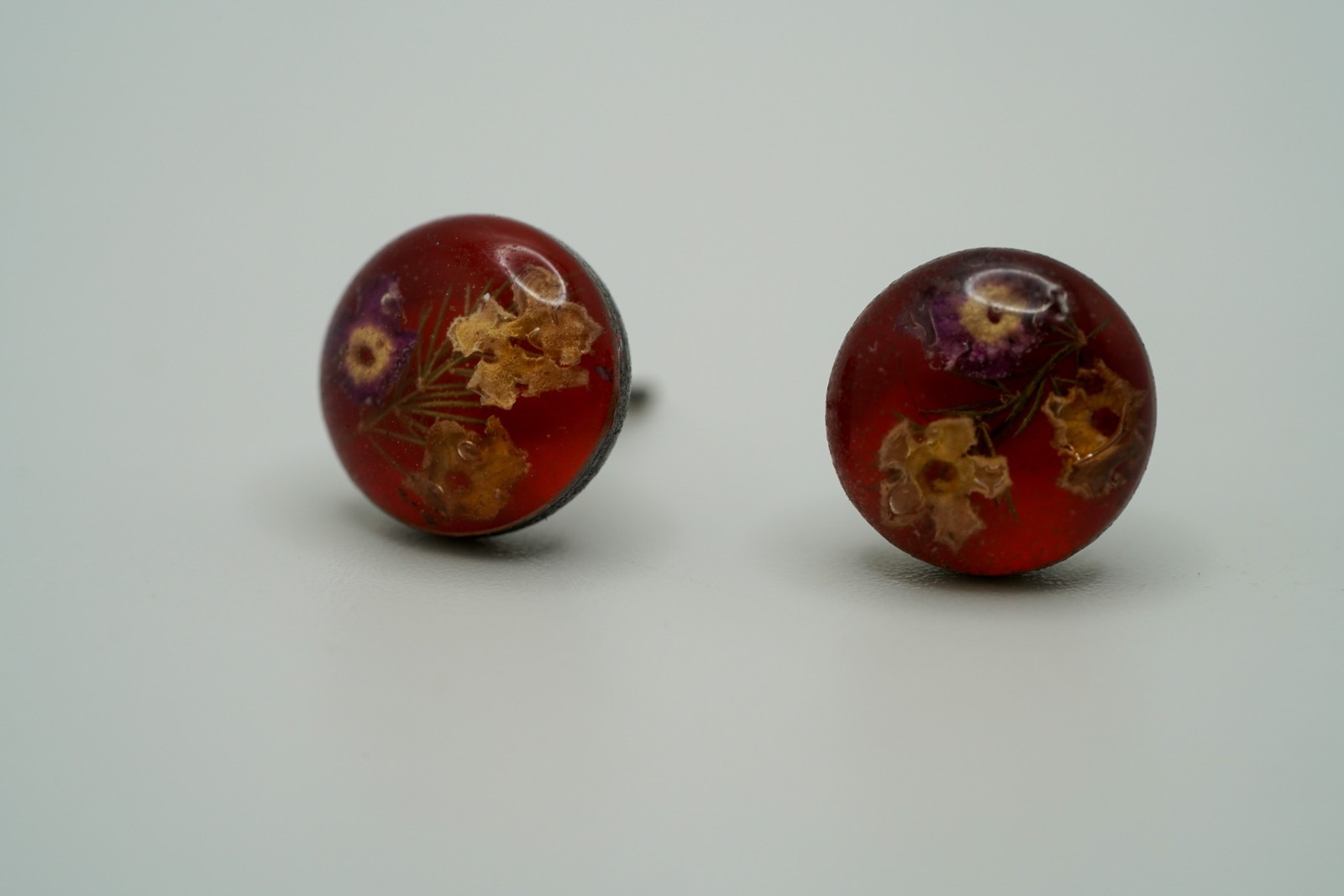 Vintage Sterling Silver Flower Acrylic Hippie Earrings 1cm JB32