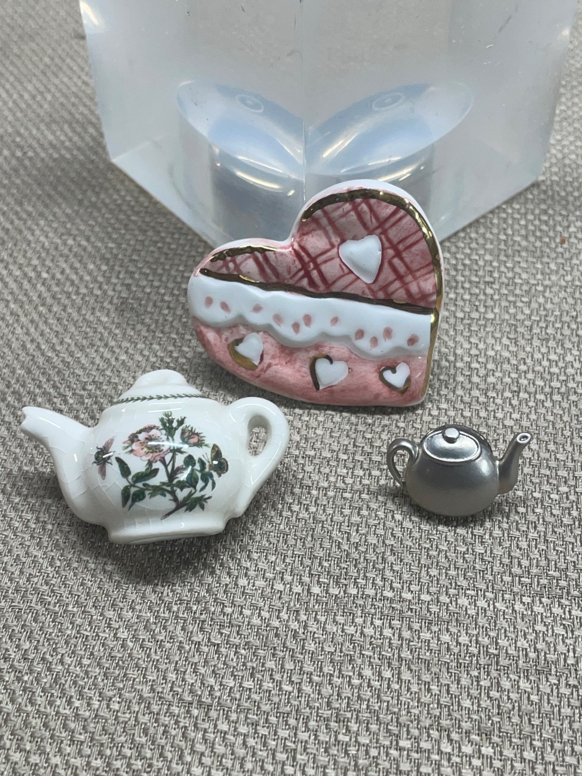 Brooch Pin set 2 ceramic pottery 1 is metal teapot and Heart shapes